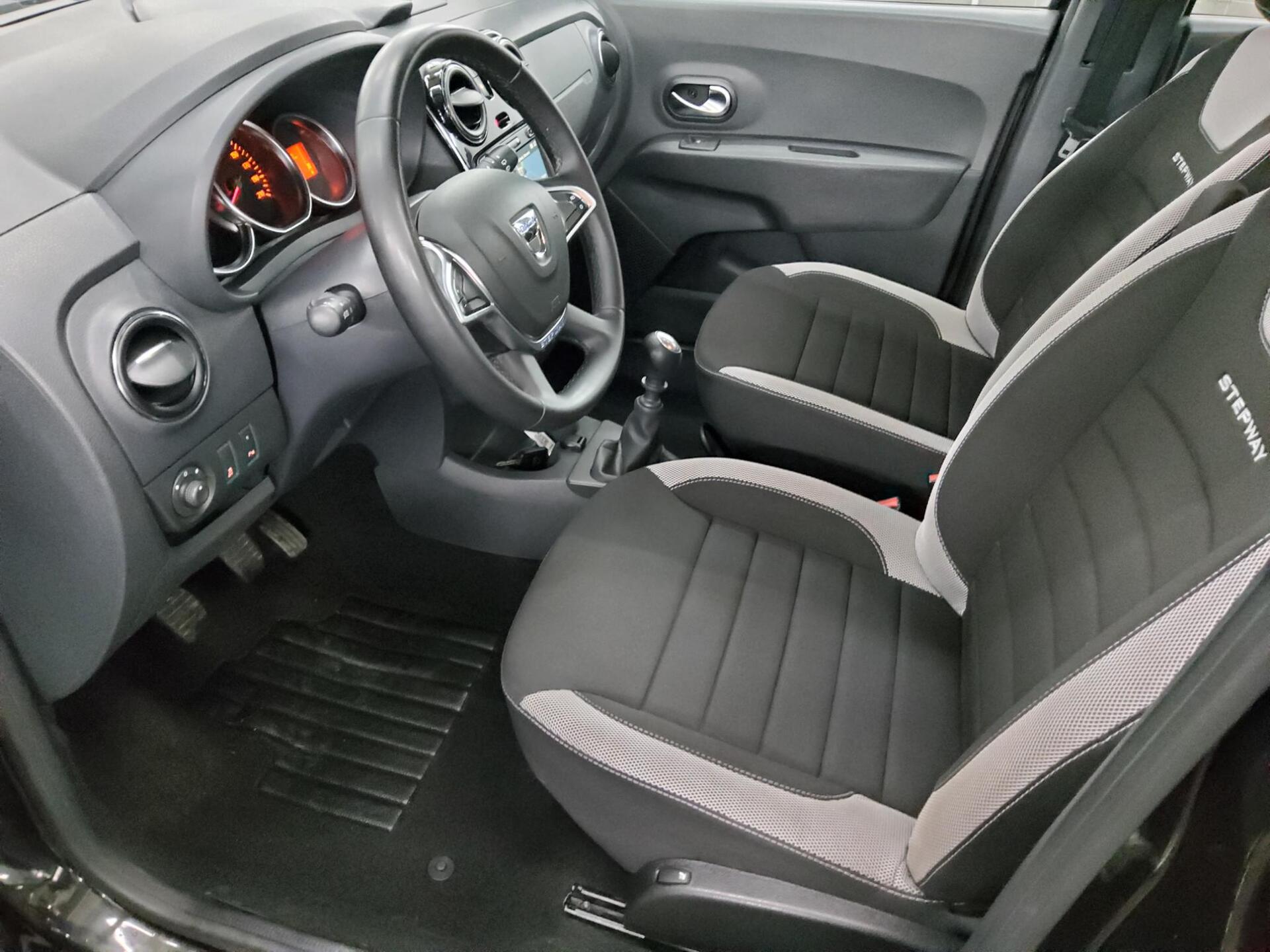 Dacia Lodgy 1.3 TCe 7-Sitze Navi BT SHZ 8