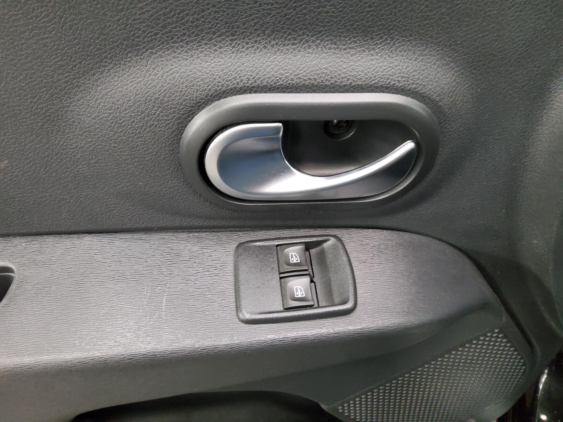 Dacia Lodgy 1.3 TCe 7-Sitze Navi BT SHZ 9