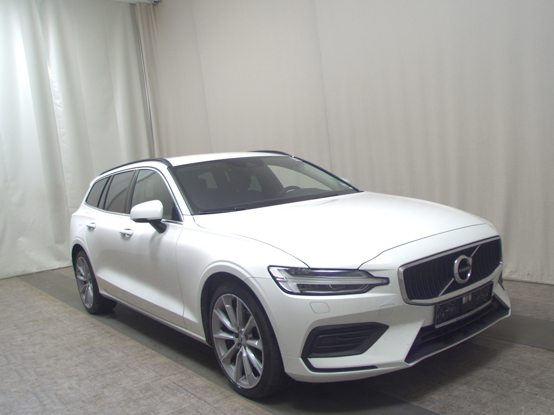 Volvo V60 B4 Momentum Pro Navi LED 3