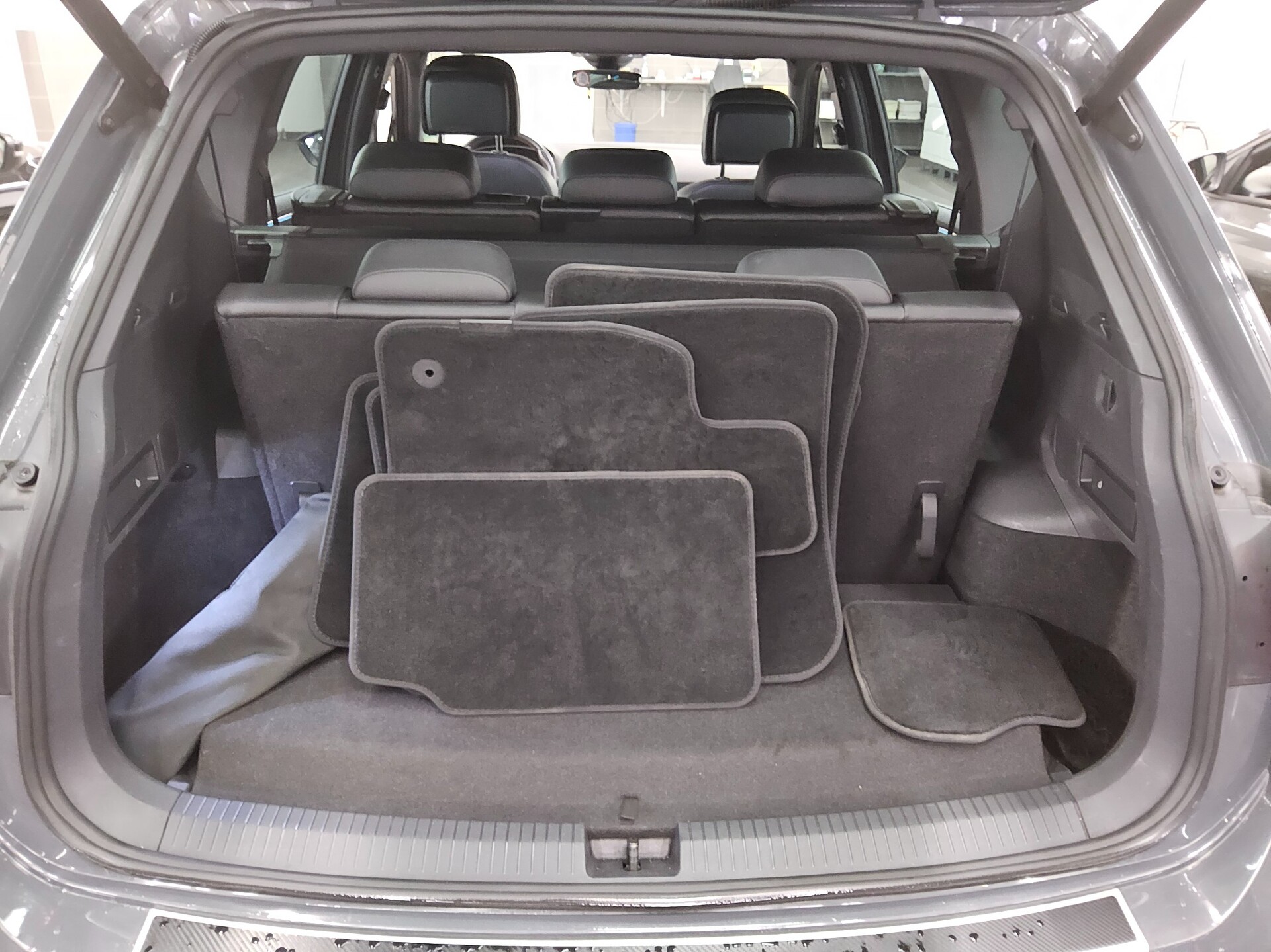 Seat Tarraco 2.0 TDI FR-Line 7-Sitze Leder Nav vc LED 12