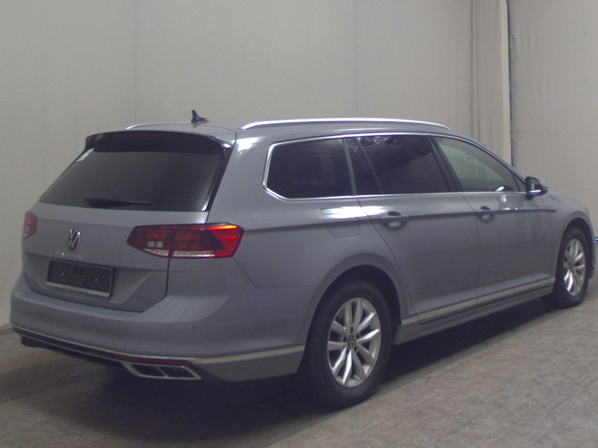 Volkswagen Passat Var. 2.0 TDI R-Line T-Leder Navi Pano DC 4