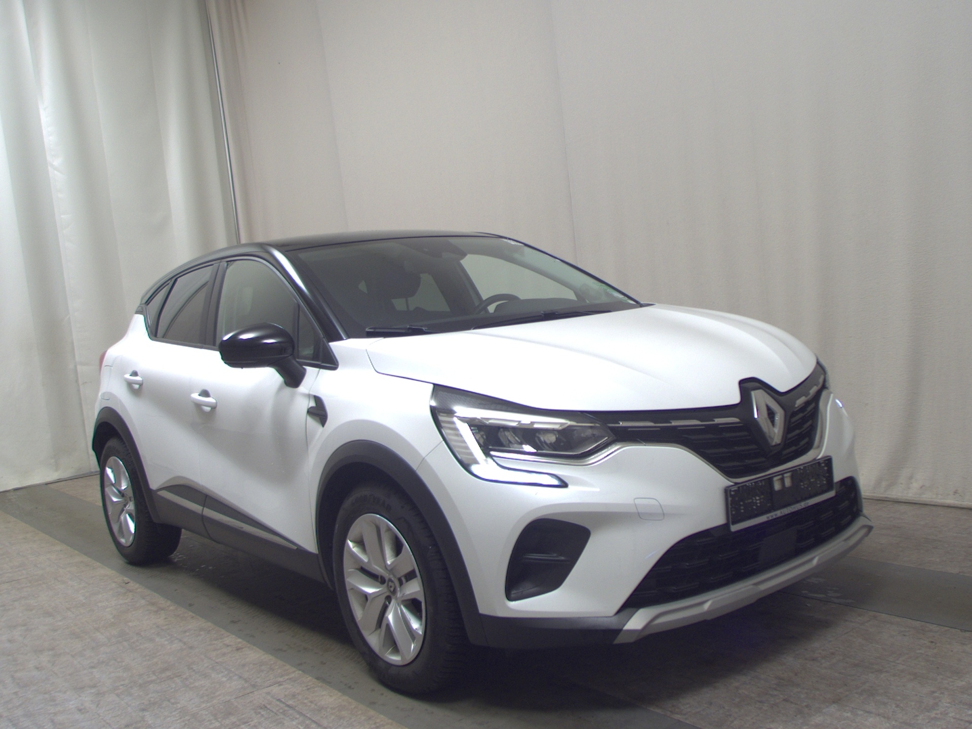 Renault Captur 1.3 TCe Experience LED PDC Navi AUX-IN 3