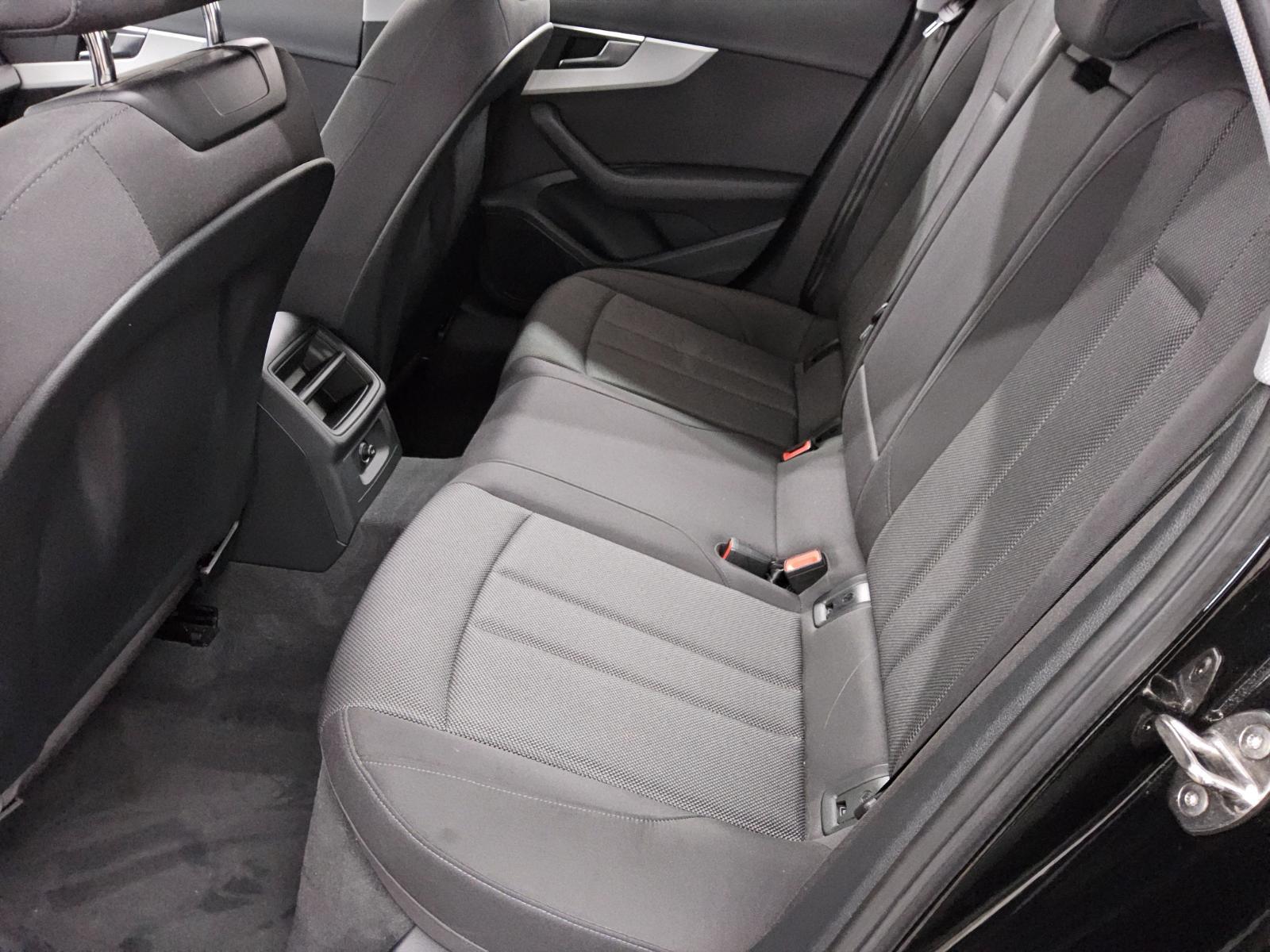 Audi A4 Avant 35 TDI Navi LED Kamera PDC 13