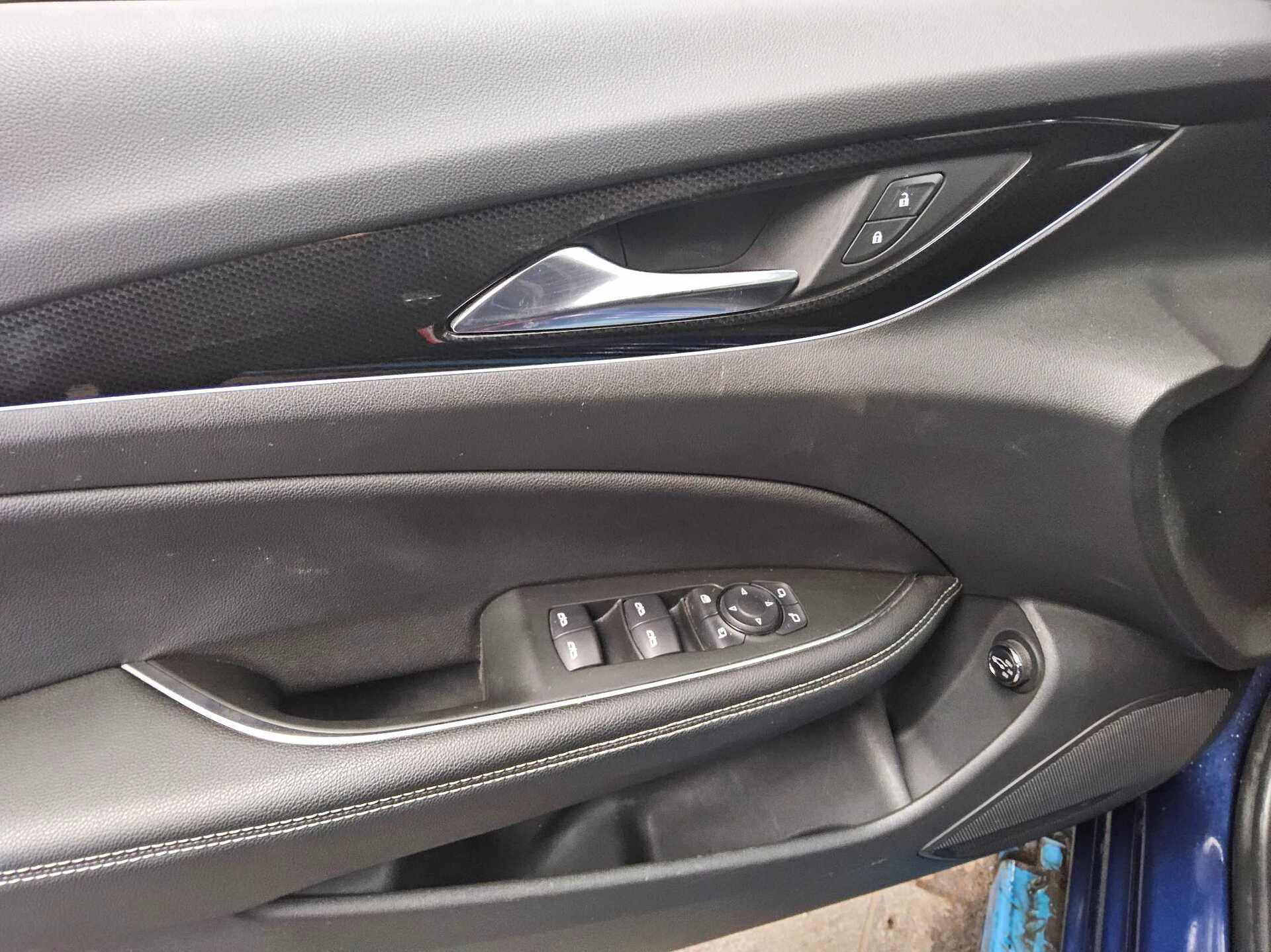 Opel Insignia ST 1.5 D Business Ed. T-Leder Navi LED 9