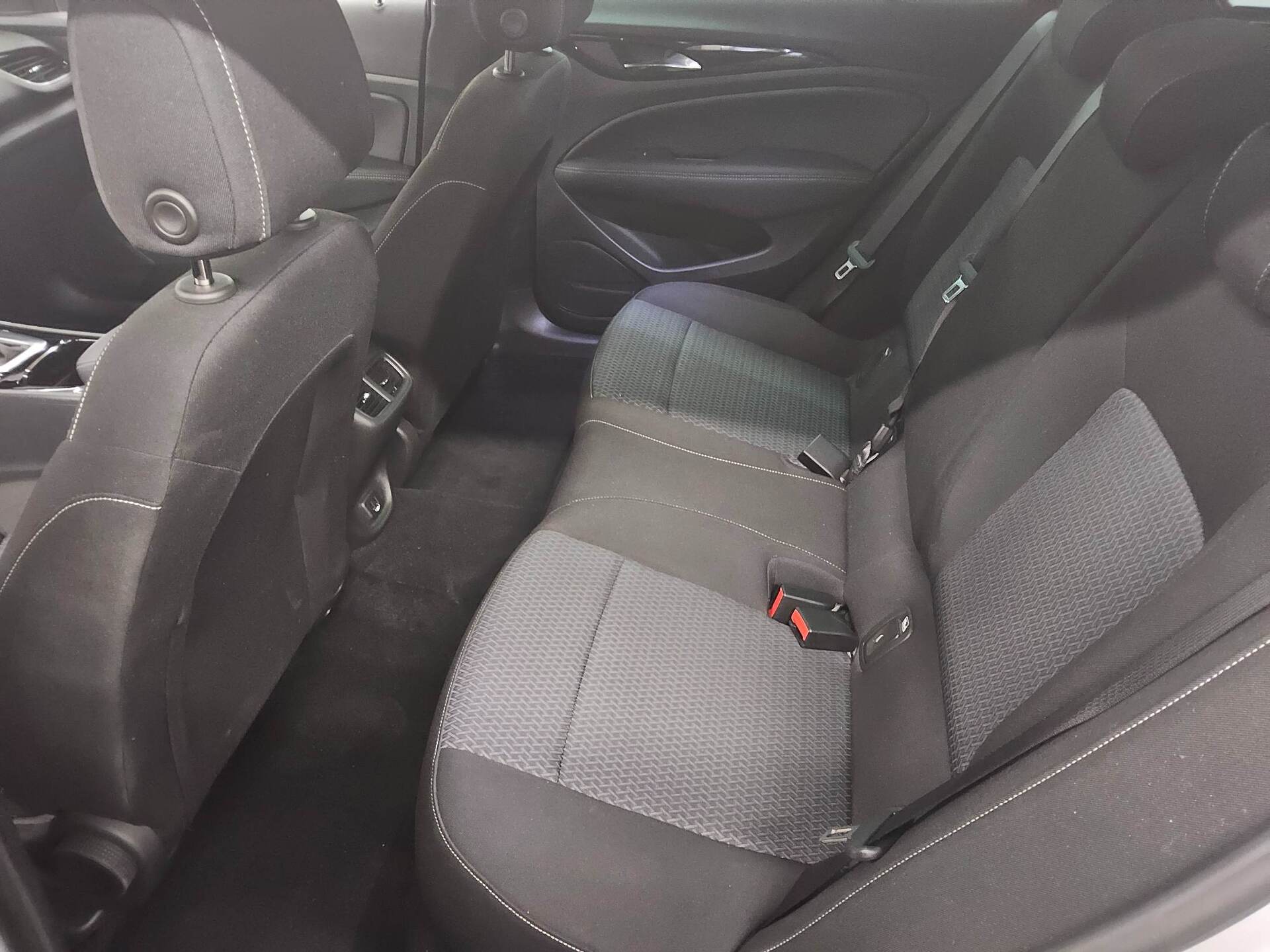 Opel Insignia ST 2.0 D Business Ed. Navi LED HuD RFK 13