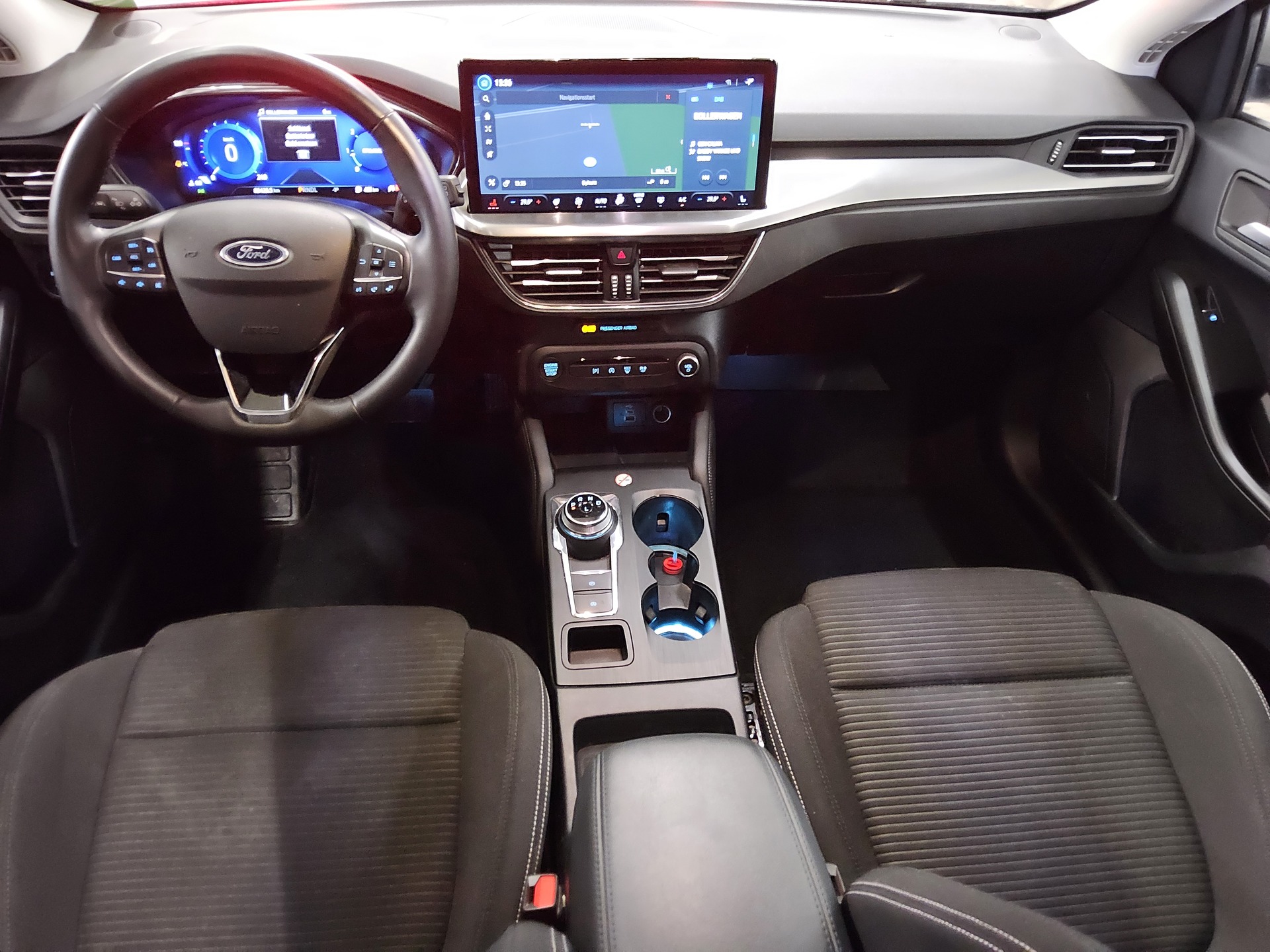 Ford Focus Turnier 1.5 EB Titanium X Navi LED RFK AHK 5