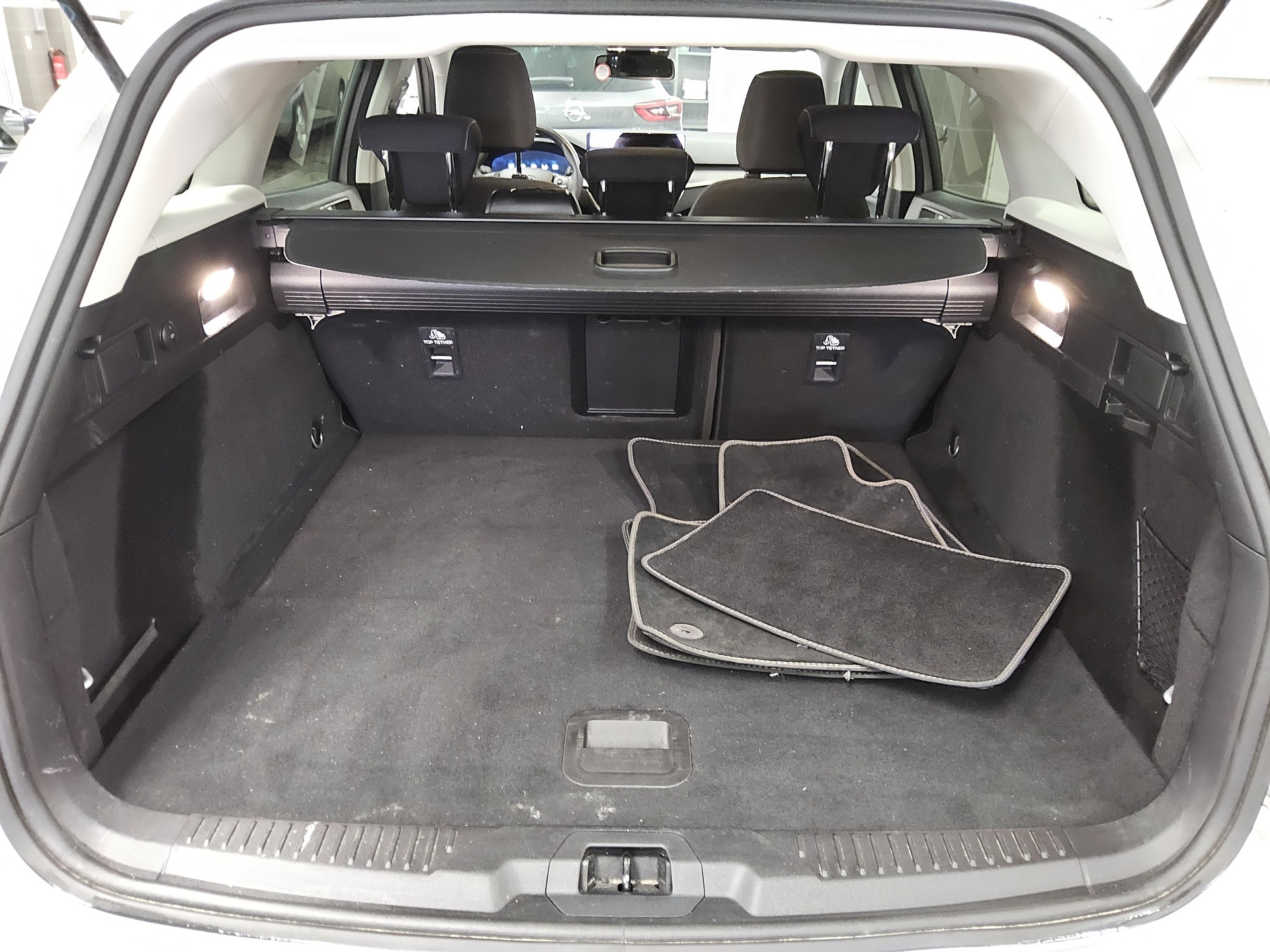 Ford Focus Turnier 1.5 EB Titanium X Navi LED RFK AHK 12