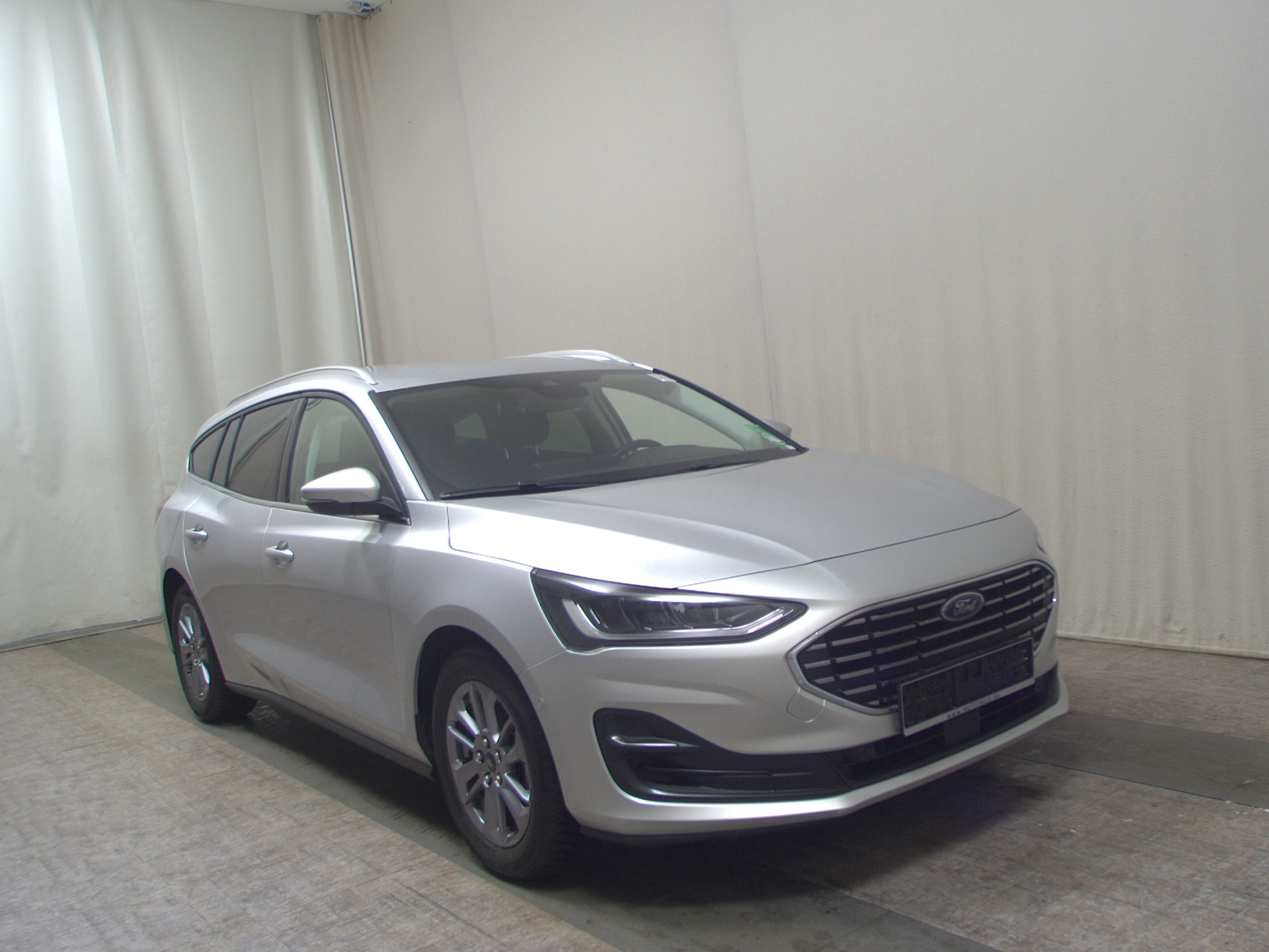 Ford Focus Turnier 1.5 EB Titanium X Navi LED RFK AHK 3