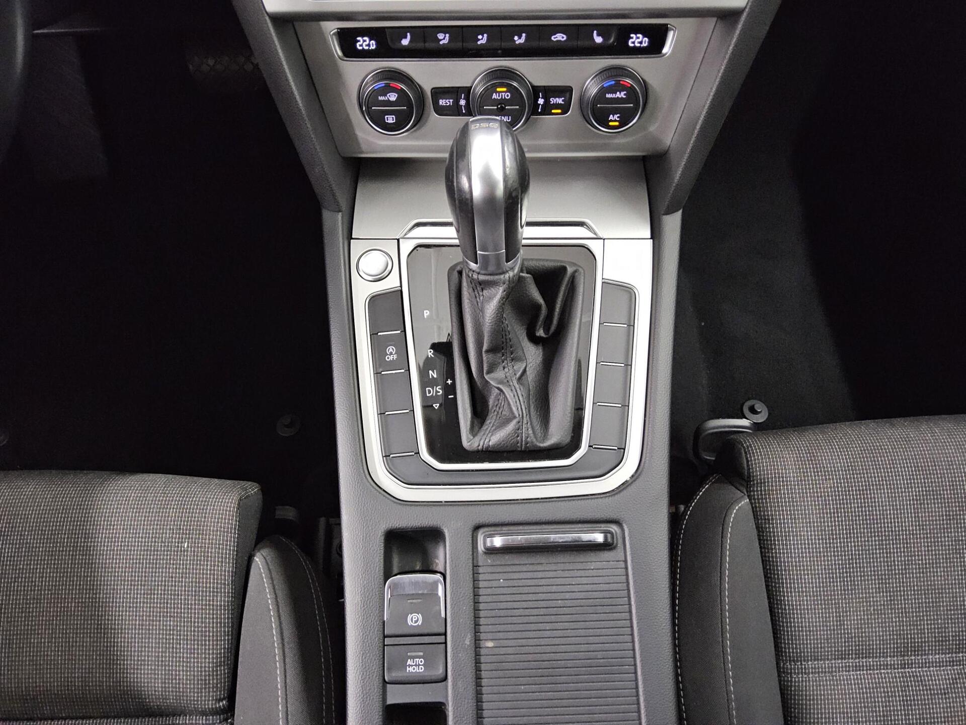 Volkswagen Passat Var. 2.0 TDI Comf. Navi LED AID 360° AHK 6