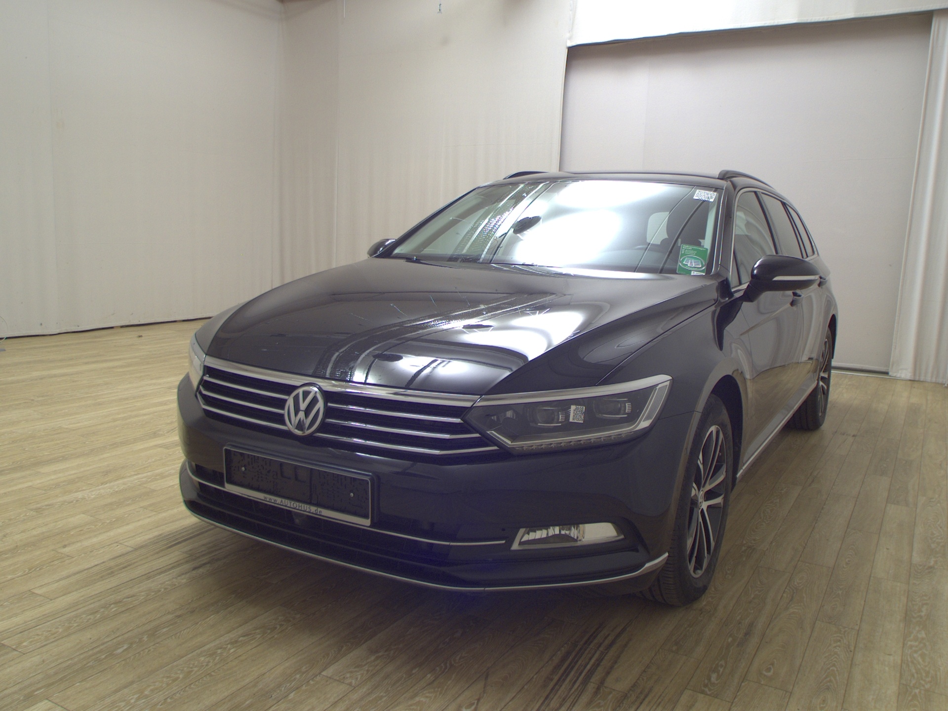 Volkswagen Passat Var. 2.0 TDI Comf. Navi LED AID 360° AHK 2