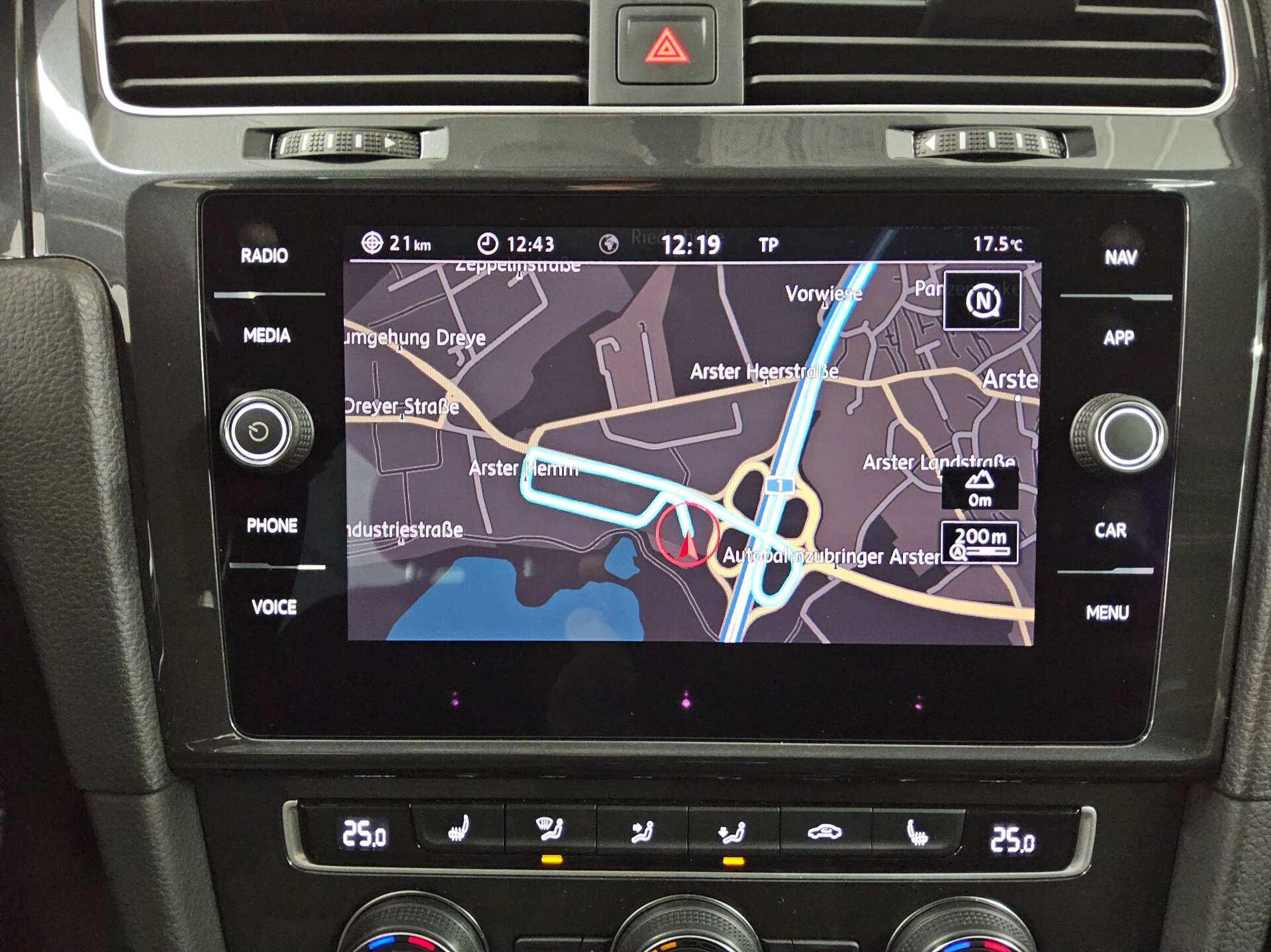 Volkswagen Golf-7 Var. 1.0 TSI Comf. Navi RFK AHK PDC Shz 7