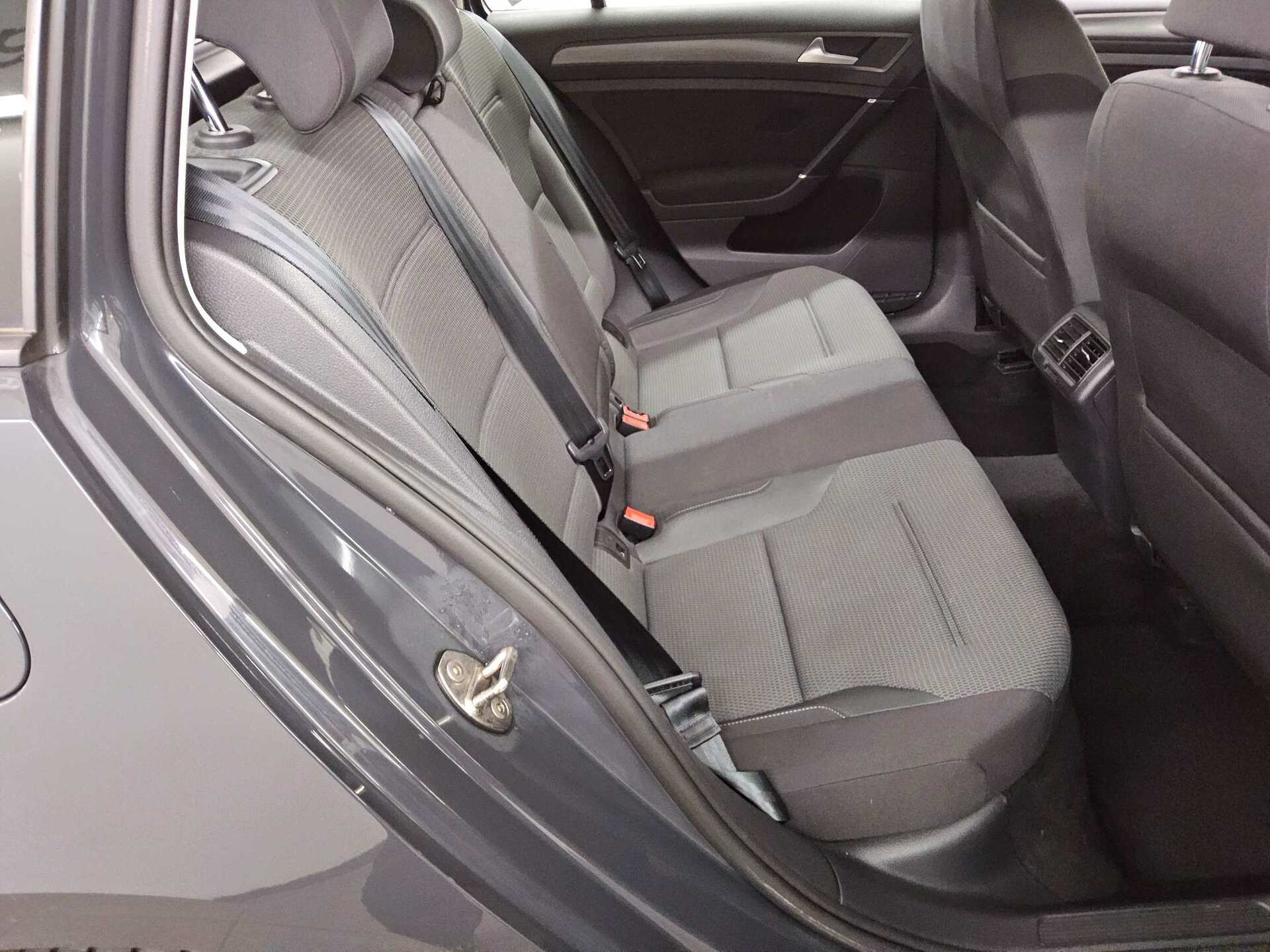 Volkswagen Golf-7 Var. 1.0 TSI Comf. Navi RFK AHK PDC Shz 13