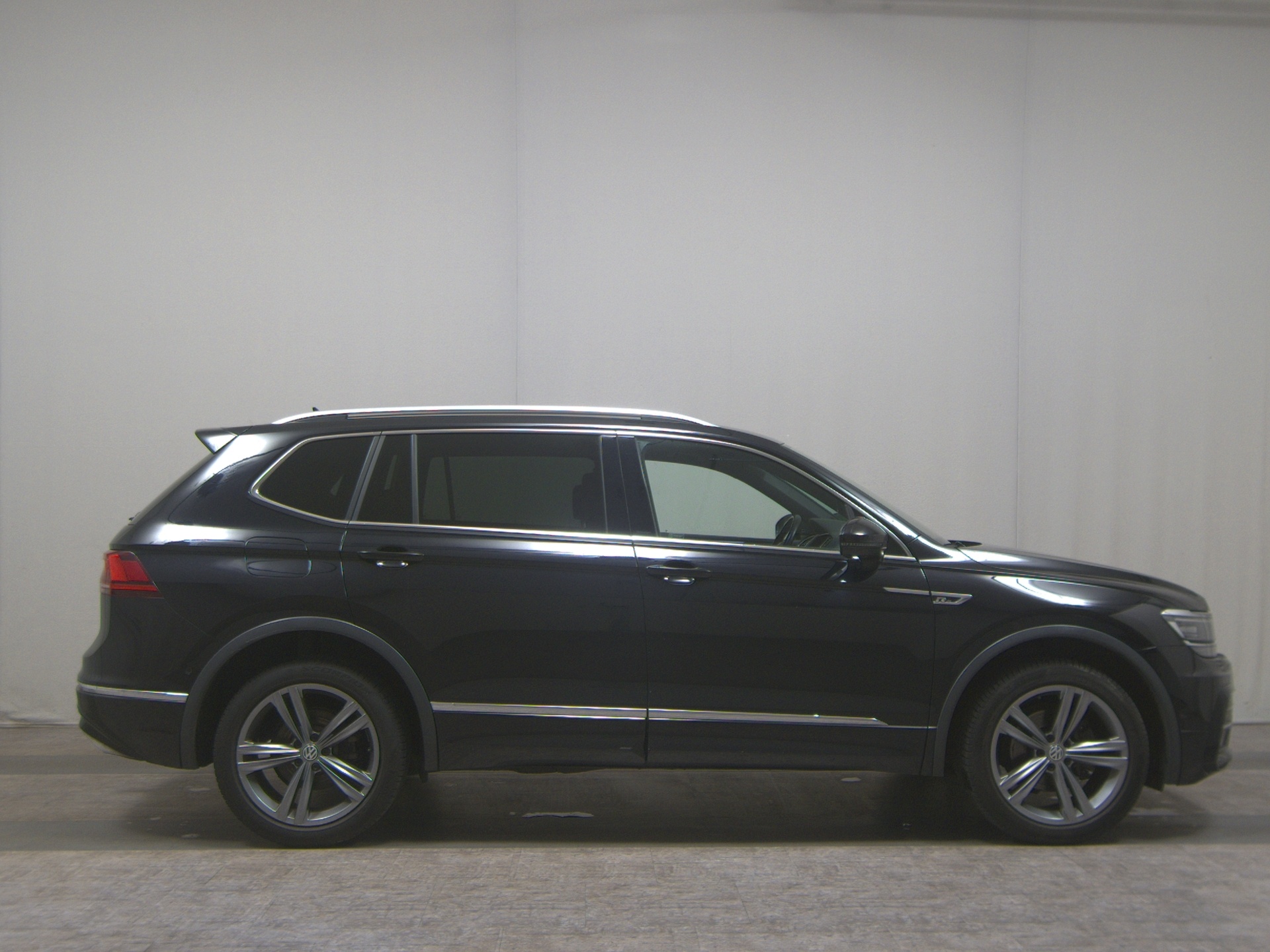 Volkswagen Tiguan Allspace 1.5 TSI R-Line Leder Navi+ AID