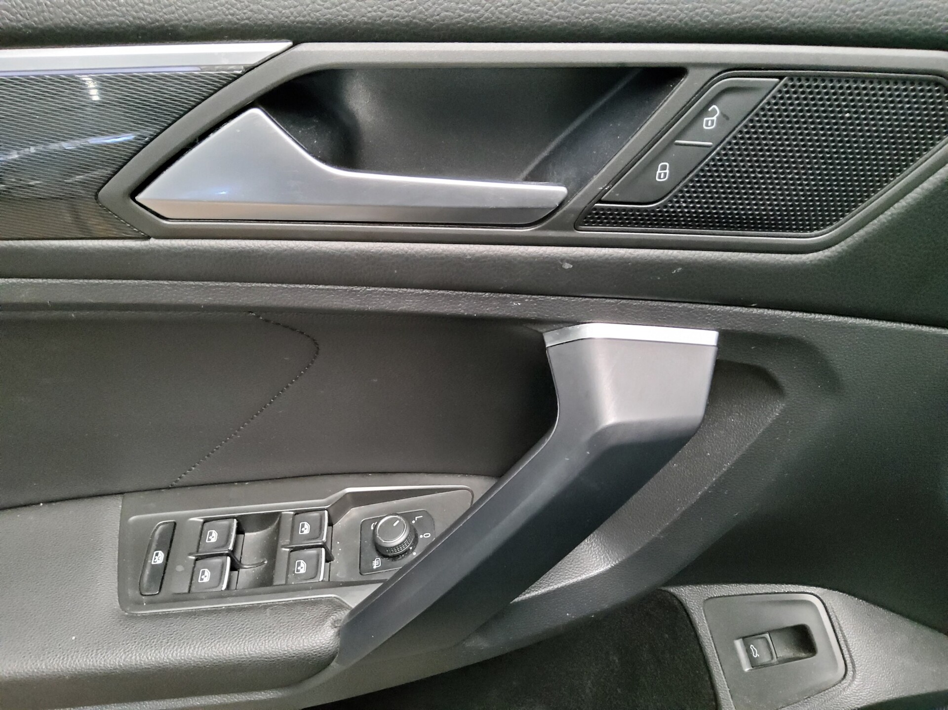 Volkswagen Tiguan Allspace 1.5 TSI R-Line Leder Navi+ AID 10