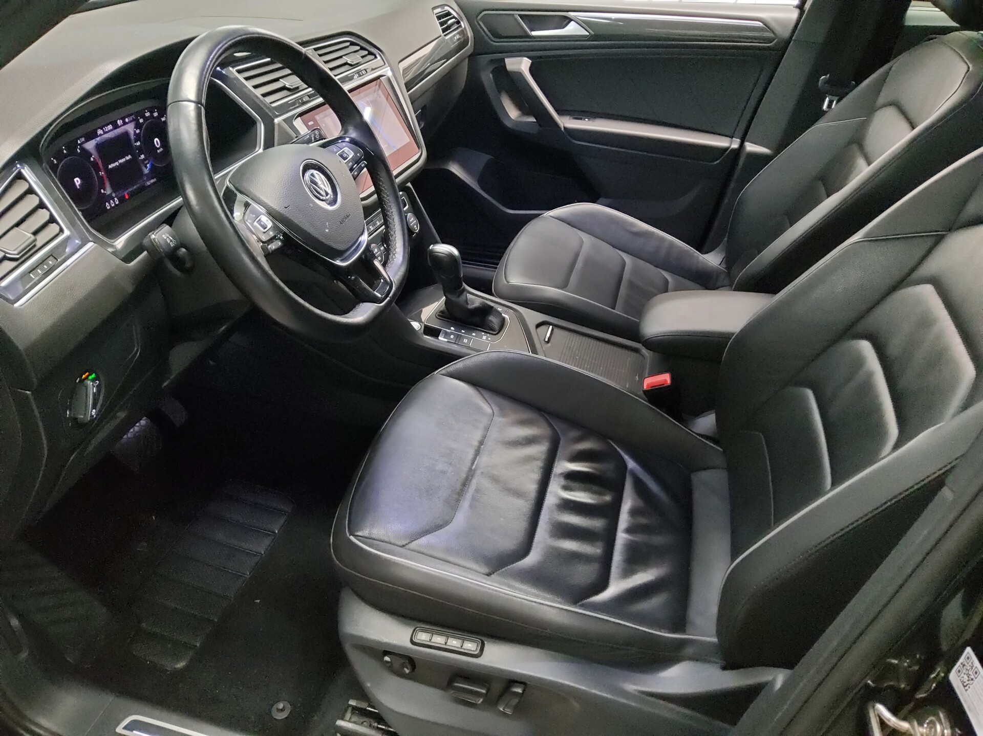 Volkswagen Tiguan Allspace 1.5 TSI R-Line Leder Navi+ AID 9