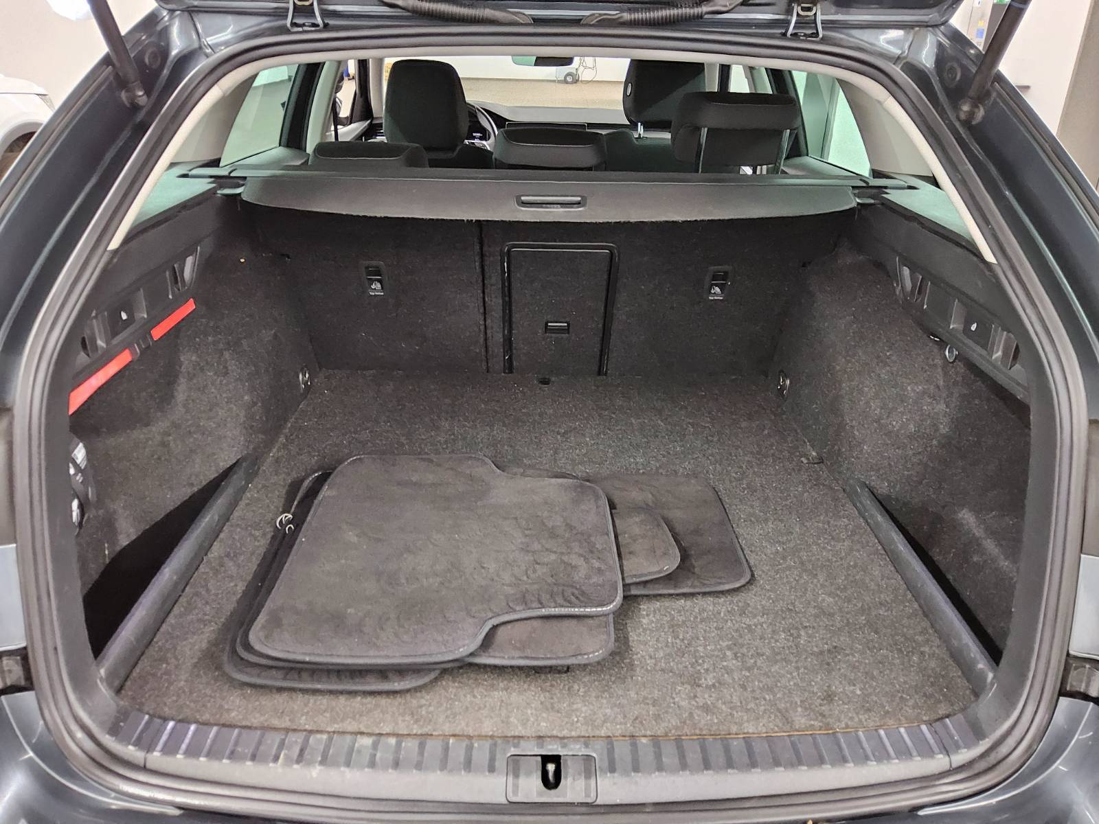 Skoda Octavia Kombi 1.4 TSI iV Style Navi vc LED RfK 12