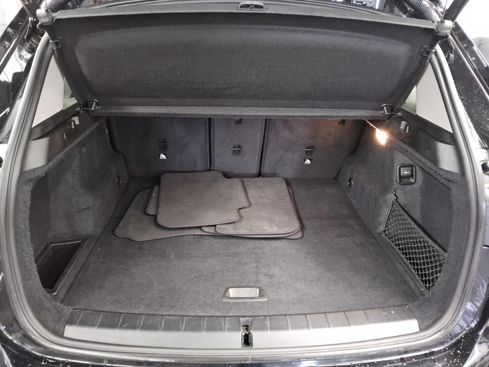 BMW X1 sDrive18i Advantage Navi PDC Sportsitze HiFi 11