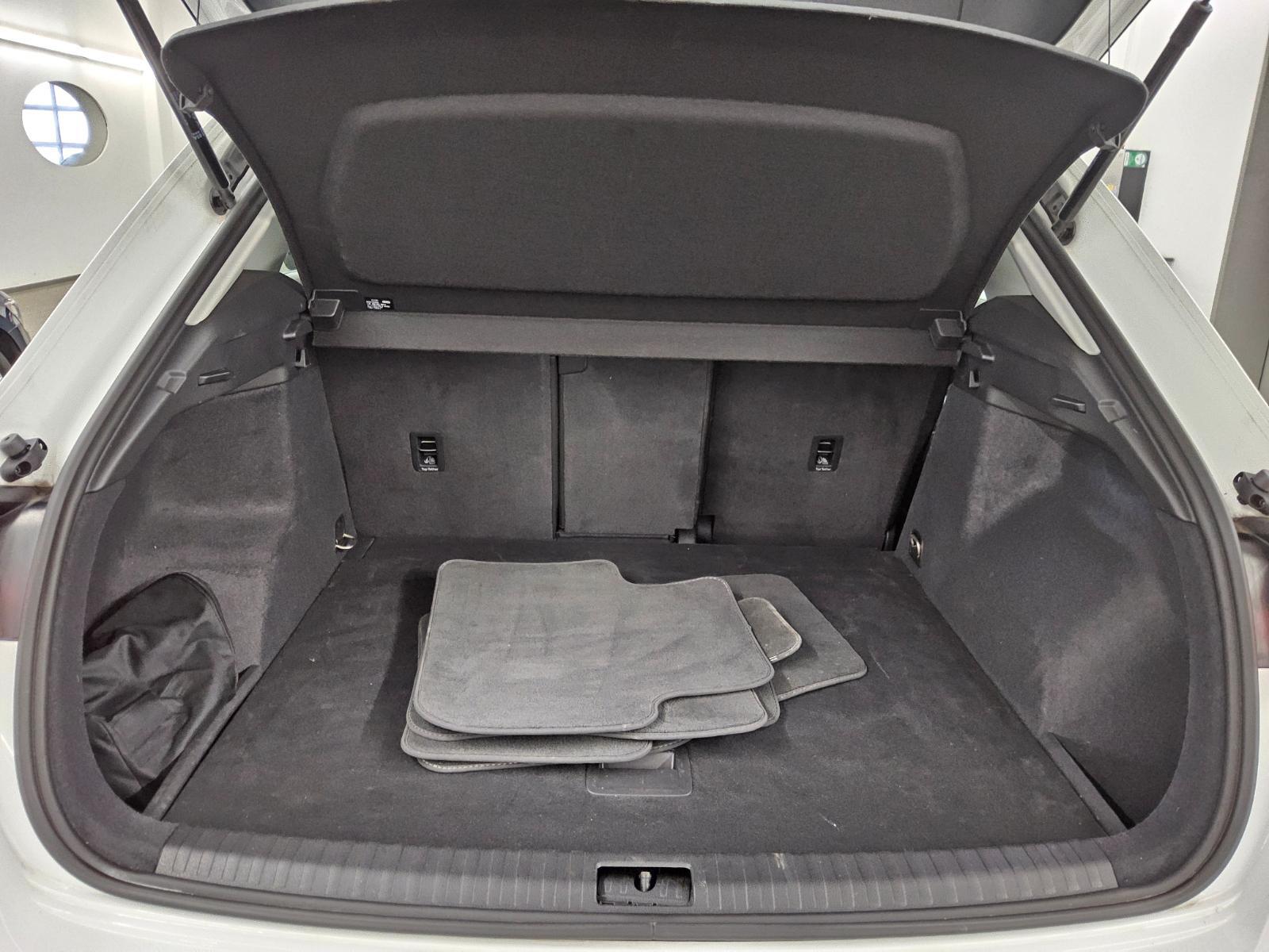 Audi Q3 35 TDI Navi LED vc+ AHK Sportsitze PDC SHZ 12