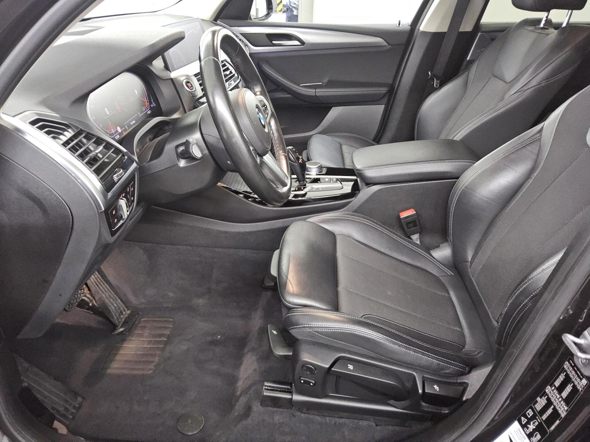 BMW X3 xDrive20d Advantage T-Leder Navi LED LC prof. 9