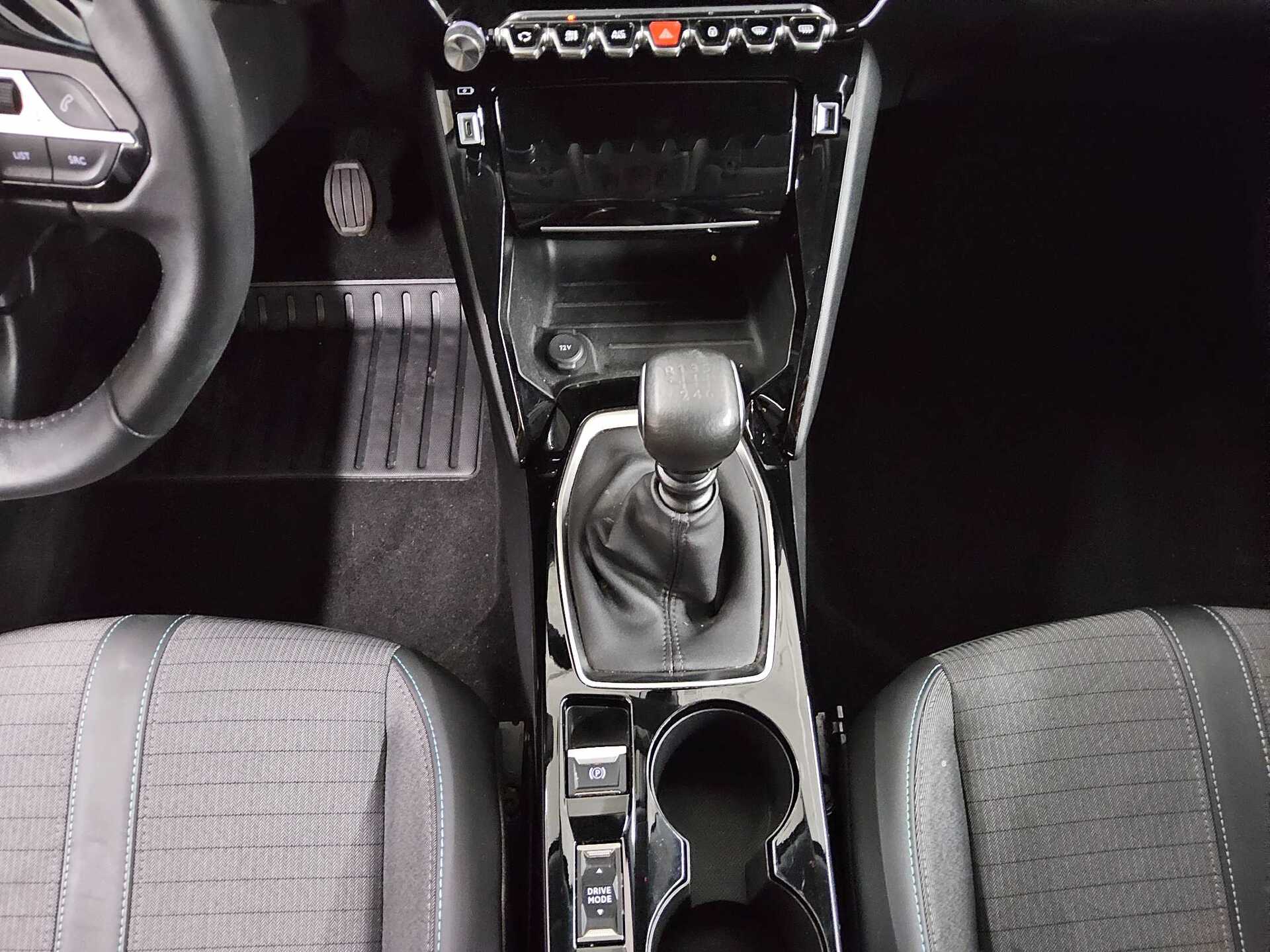 Peugeot 2008 1.2 PureTech Allure Navi LED T-Leder RFK 6