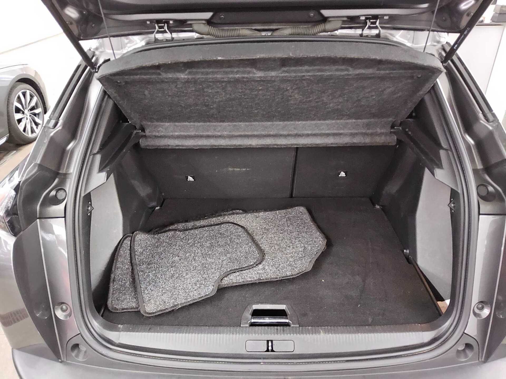 Peugeot 2008 1.2 PureTech Allure Navi LED T-Leder RFK 11