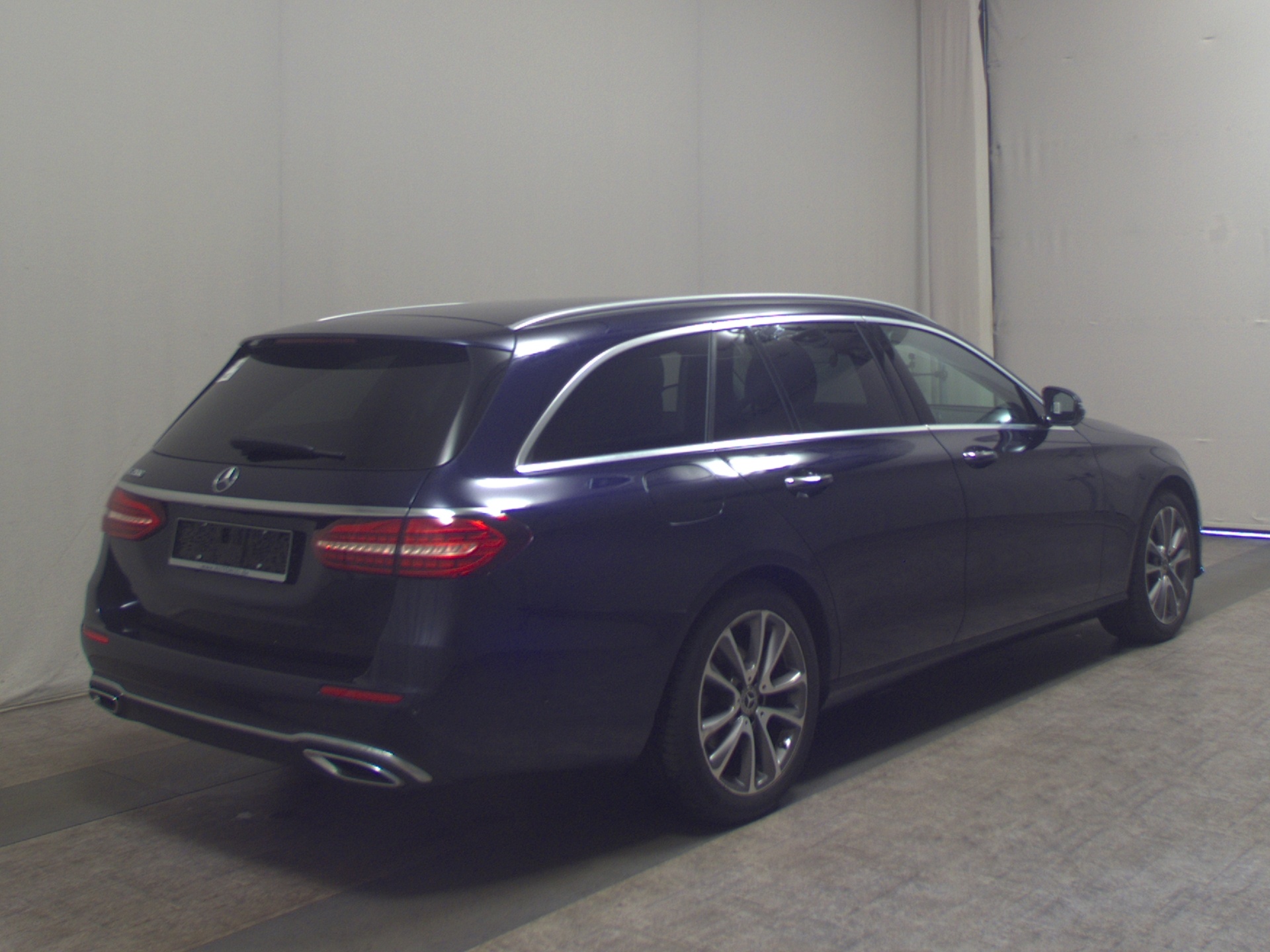 Mercedes-Benz E 200 T Avantgarde Nav Widescreen Pano Burmester 4