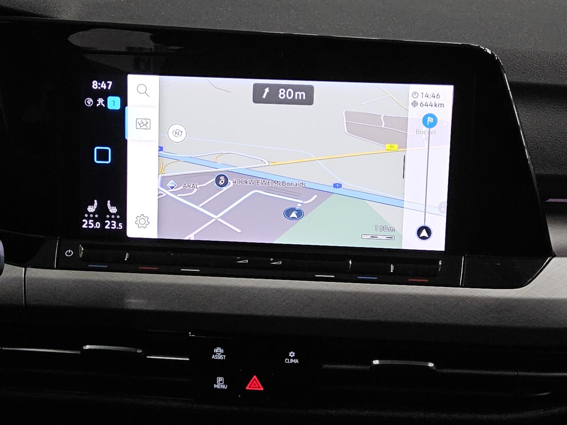 Volkswagen Golf-8 Var. 2.0 TDI Life Navi LED DC Shz PDC ACC 7