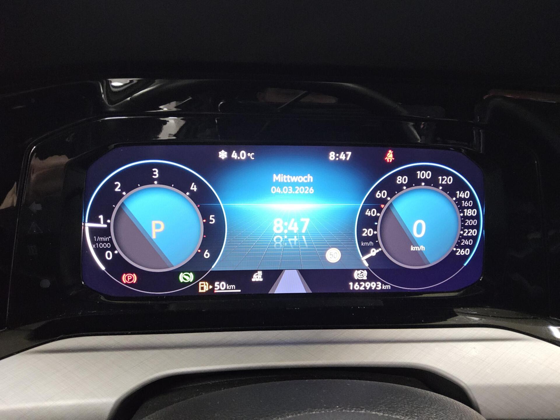 Volkswagen Golf-8 Var. 2.0 TDI Life Navi LED DC Shz PDC ACC 8