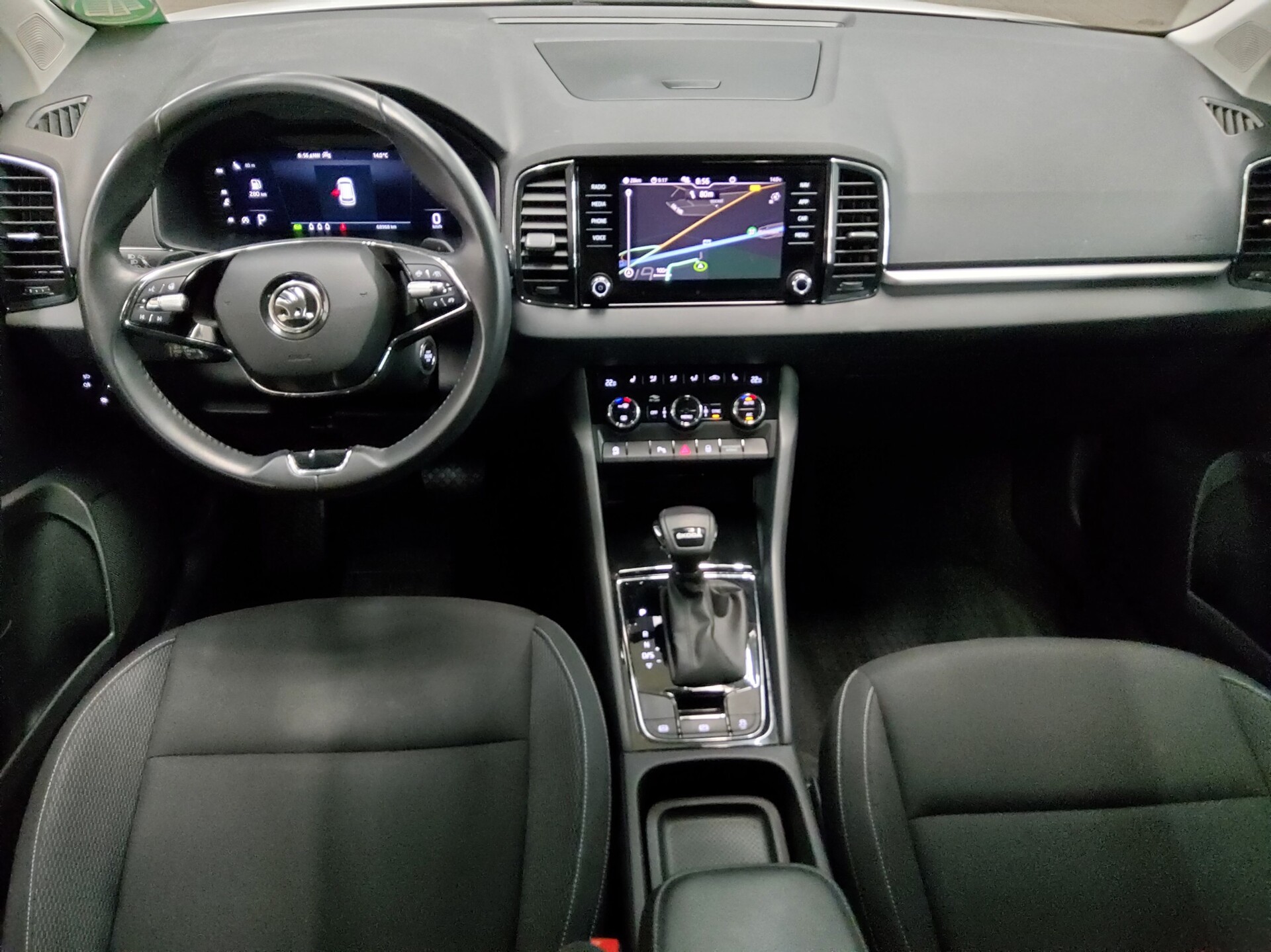 Skoda Karoq 2.0 TDI Ambition Navi LED vc RfK AHK ACC 5
