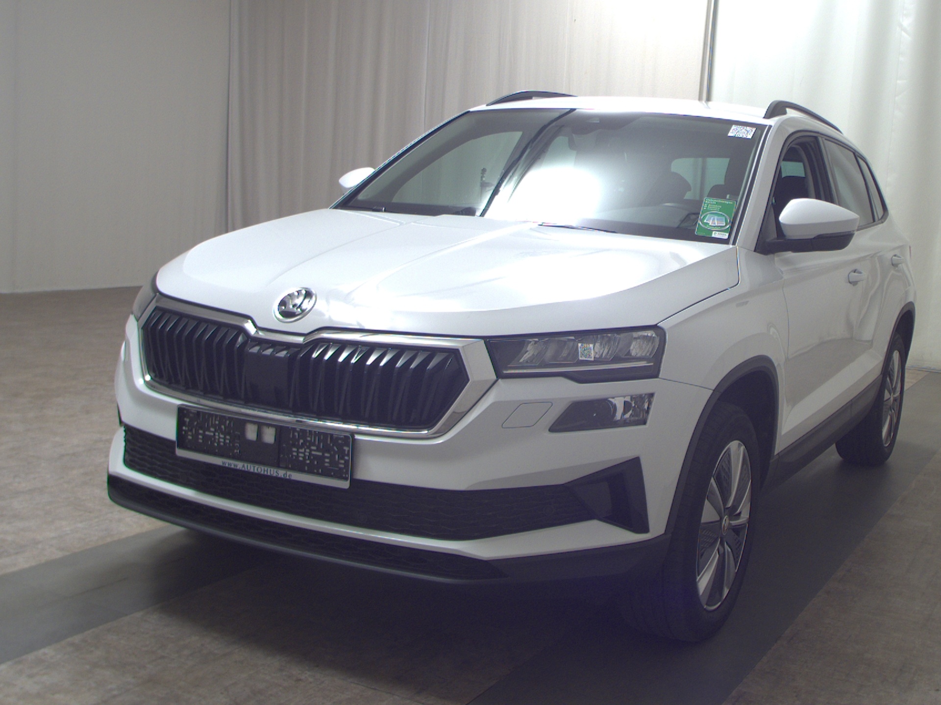 Skoda Karoq 2.0 TDI Ambition Navi LED vc RfK AHK ACC 2