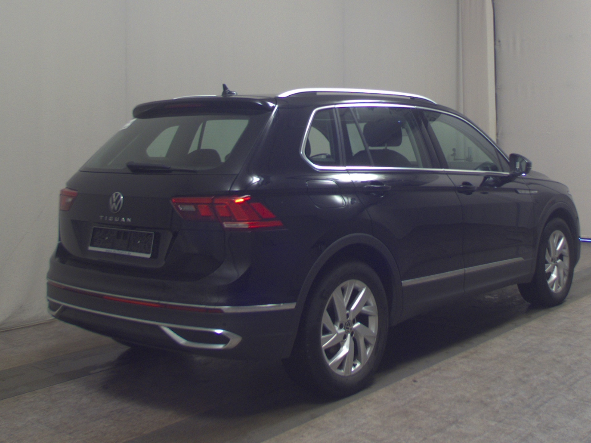 Volkswagen Tiguan 2.0 TDI Elegance Navi LED AID RFK 4