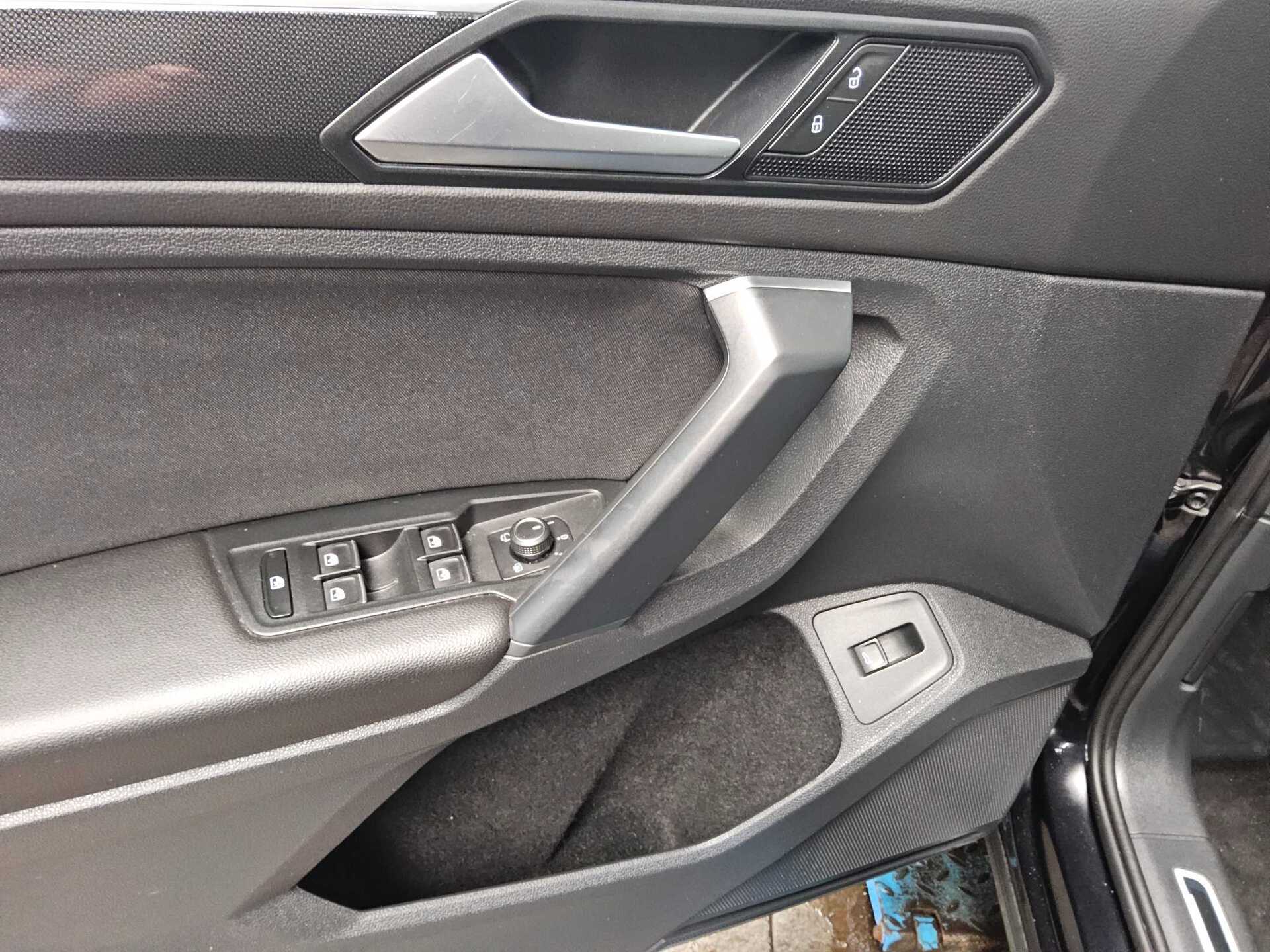 Volkswagen Tiguan 2.0 TDI Elegance Navi LED AID RFK 10