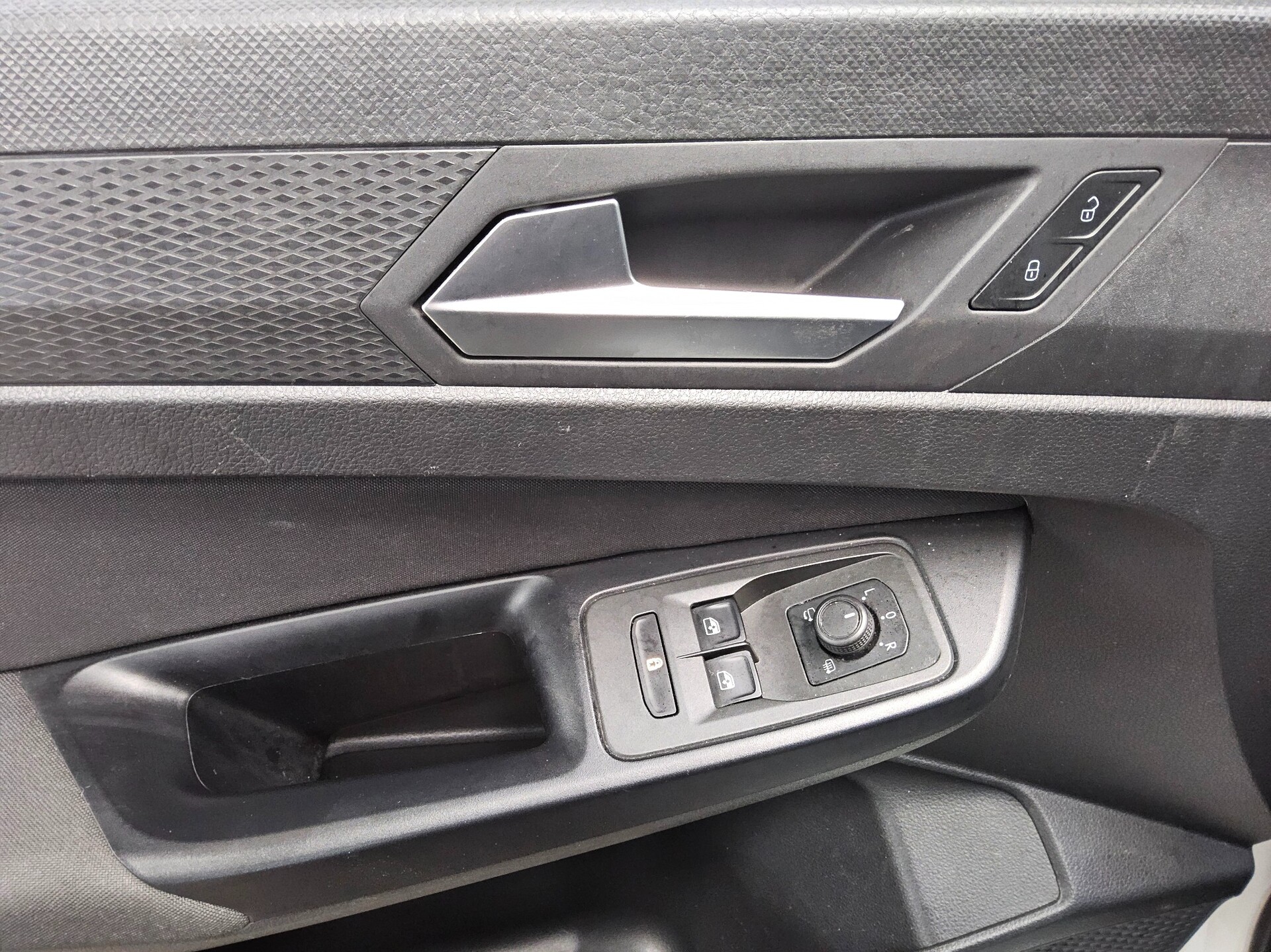 Volkswagen Caddy Maxi 1.5 TSI Move 7-Sitze Navi Pano RfK 10