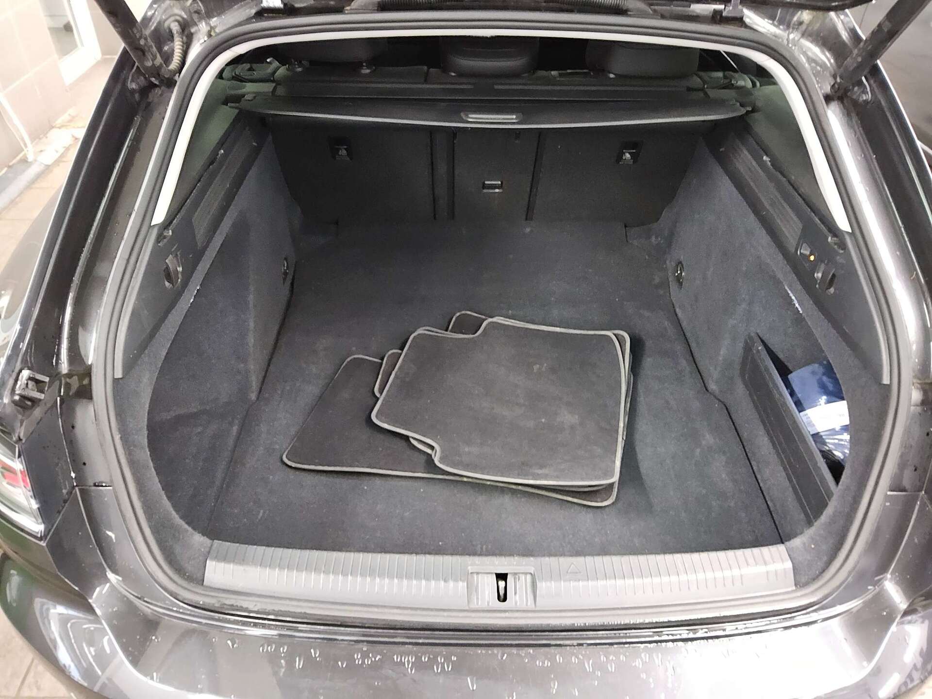 Volkswagen Arteon SB 2.0 TDI 4M Elegance T-Leder Navi AID 12