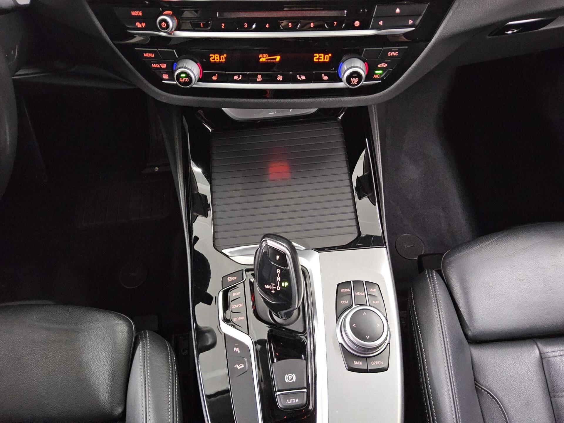 BMW X3 xDrive20d X-Line Leder Navi LED+ HuD HiFi AHK 6