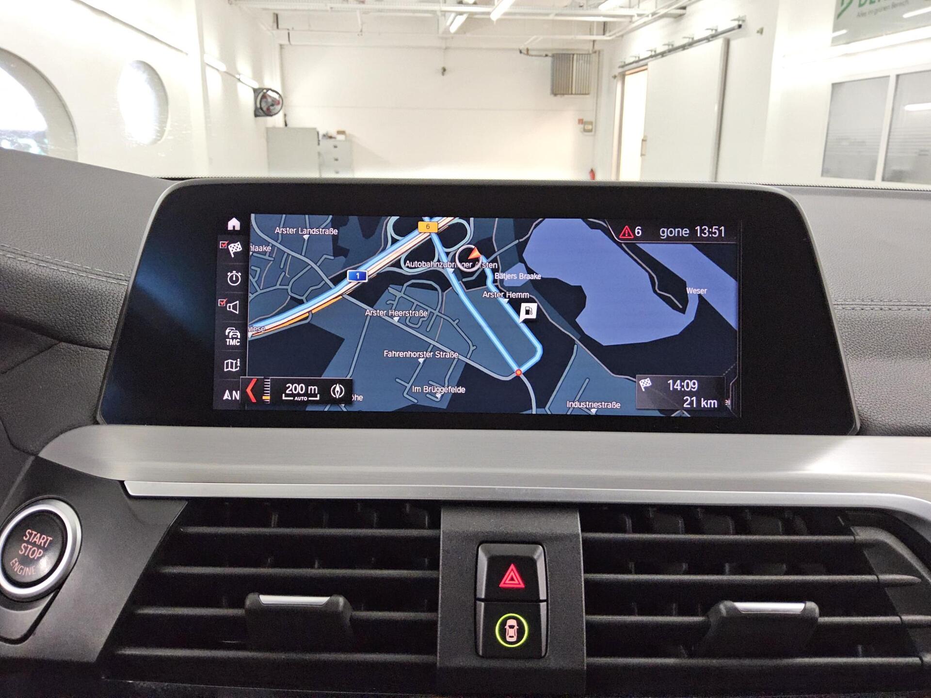 BMW X3 xDrive20d X-Line Leder Navi LED+ HuD HiFi AHK 7