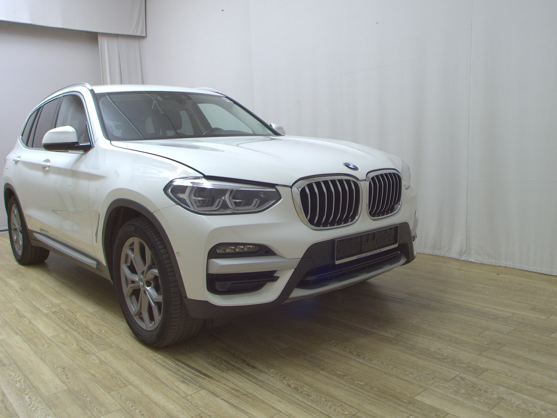 BMW X3 xDrive20d X-Line Leder Navi LED+ HuD HiFi AHK 3
