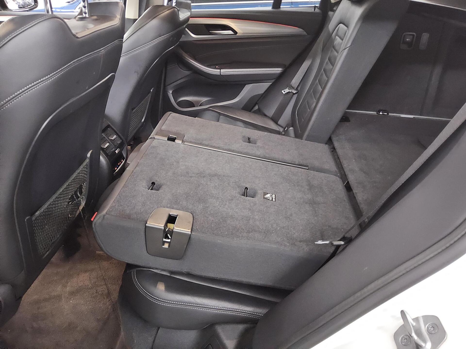 BMW X3 xDrive20d X-Line Leder Navi LED+ HuD HiFi AHK 12