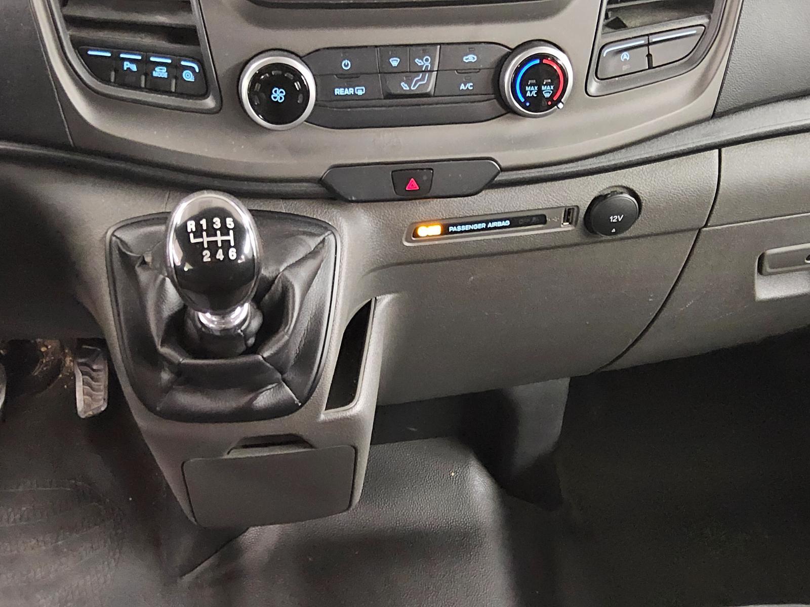 Ford Transit Custom 2.0 EB Trend L2H1 8-Sitze PDC 6