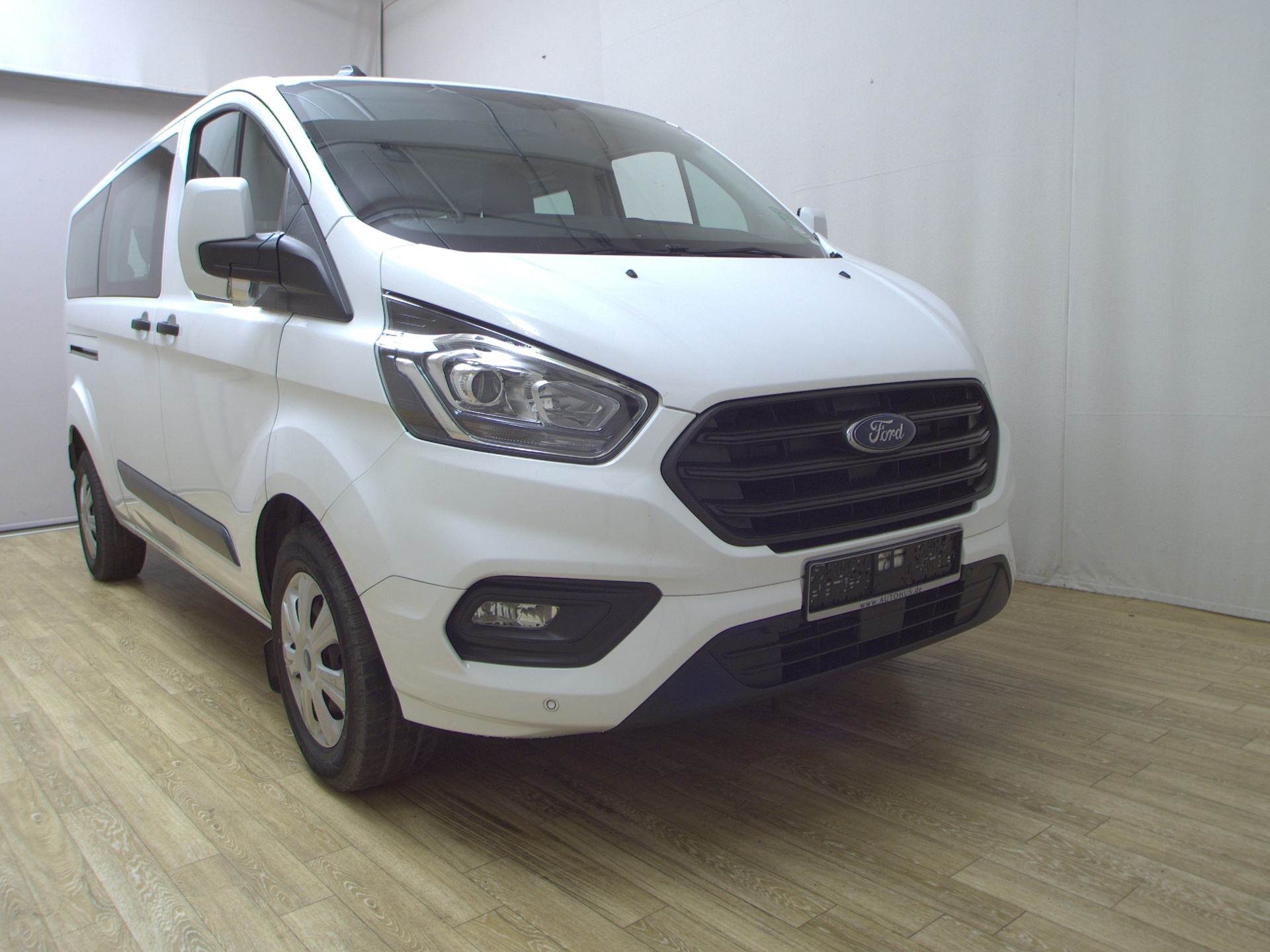 Ford Transit Custom 2.0 EB Trend L2H1 8-Sitze PDC 3