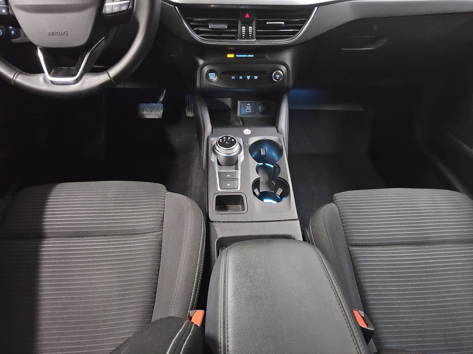 Ford Focus Turnier 1.5 EB Titanium X Navi LED RFK DC 6