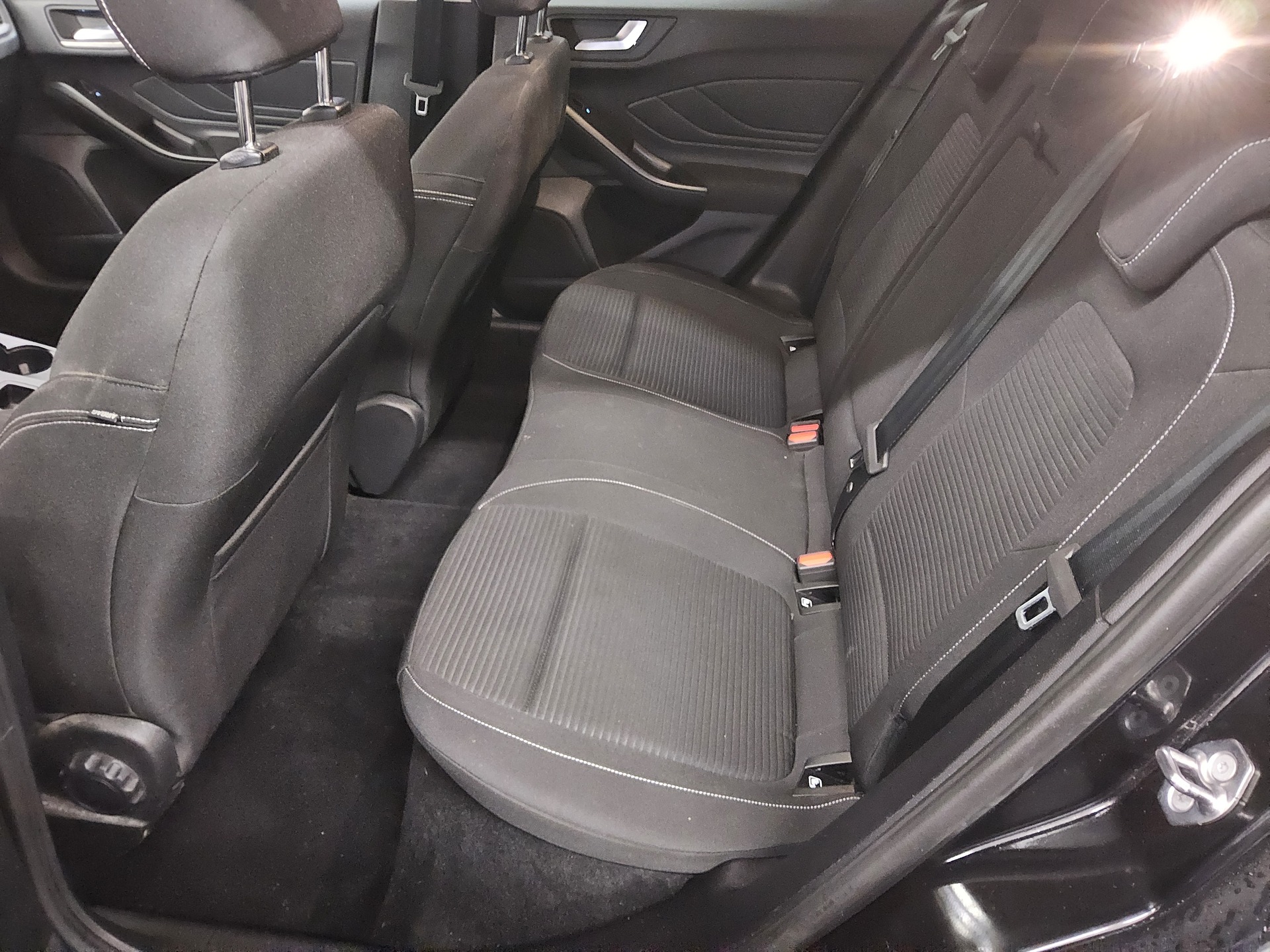 Ford Focus Turnier 1.5 EB Titanium X Navi LED RFK DC 13