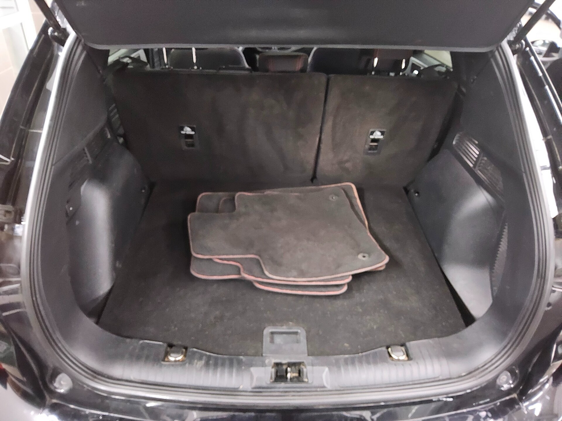 Ford Kuga 1.5 EB ST-Line Navi LED DigiTacho HuD Kam 12