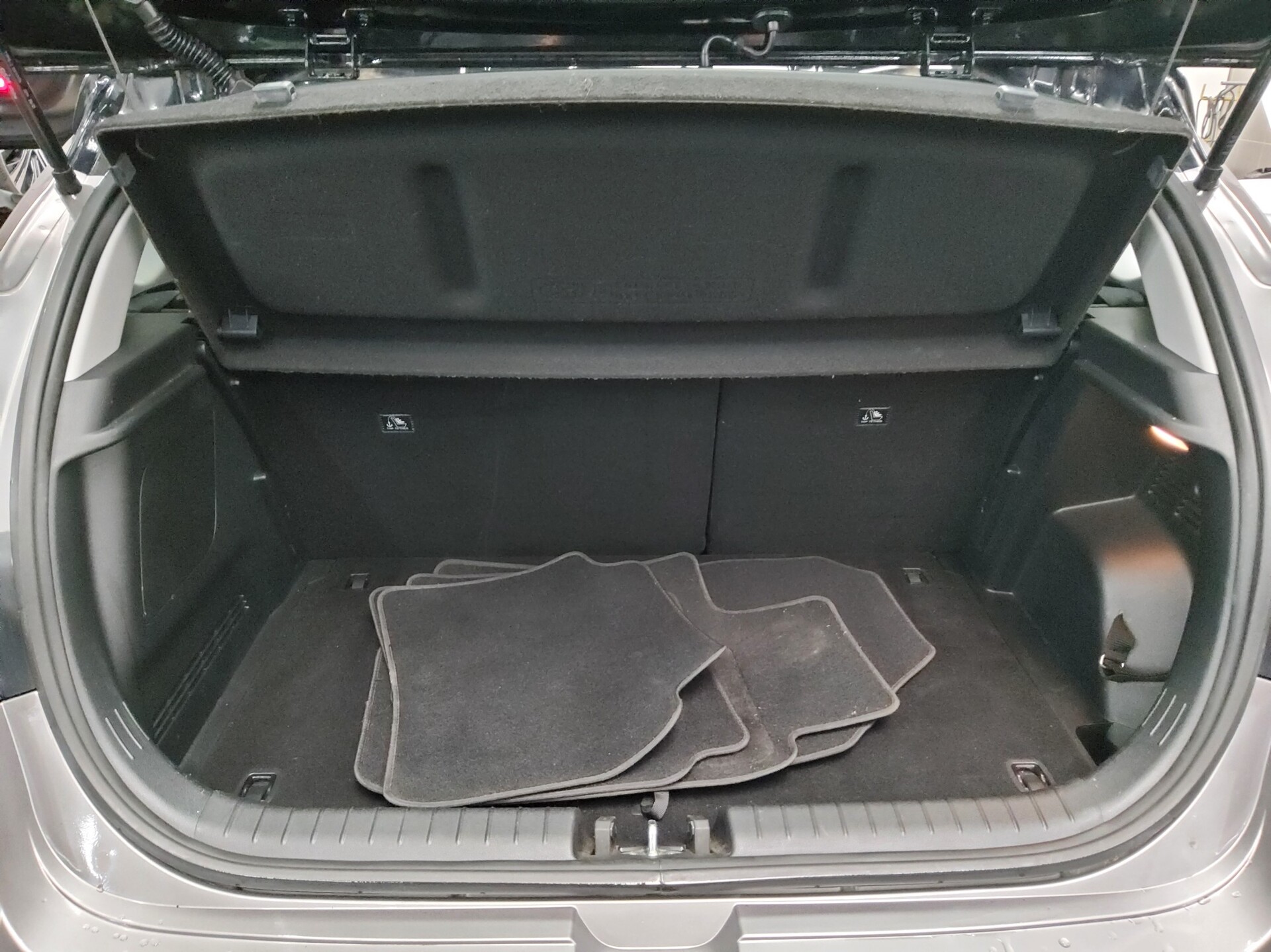 Hyundai i20 1.0 T-GDI Digital Cockpit PDC MfL 12