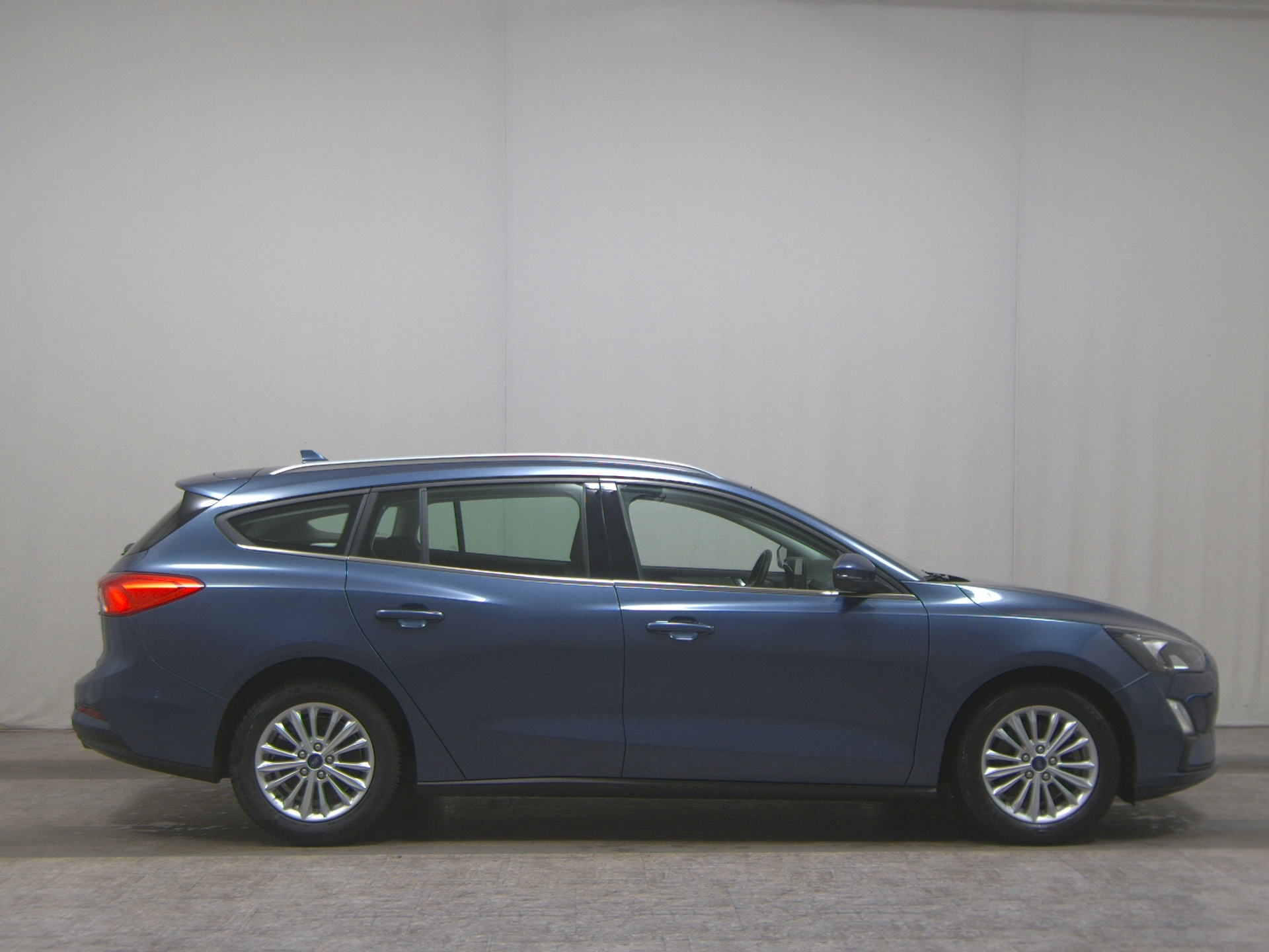 Ford Focus Turnier 1.0 EB Titanium Navi LED RFK