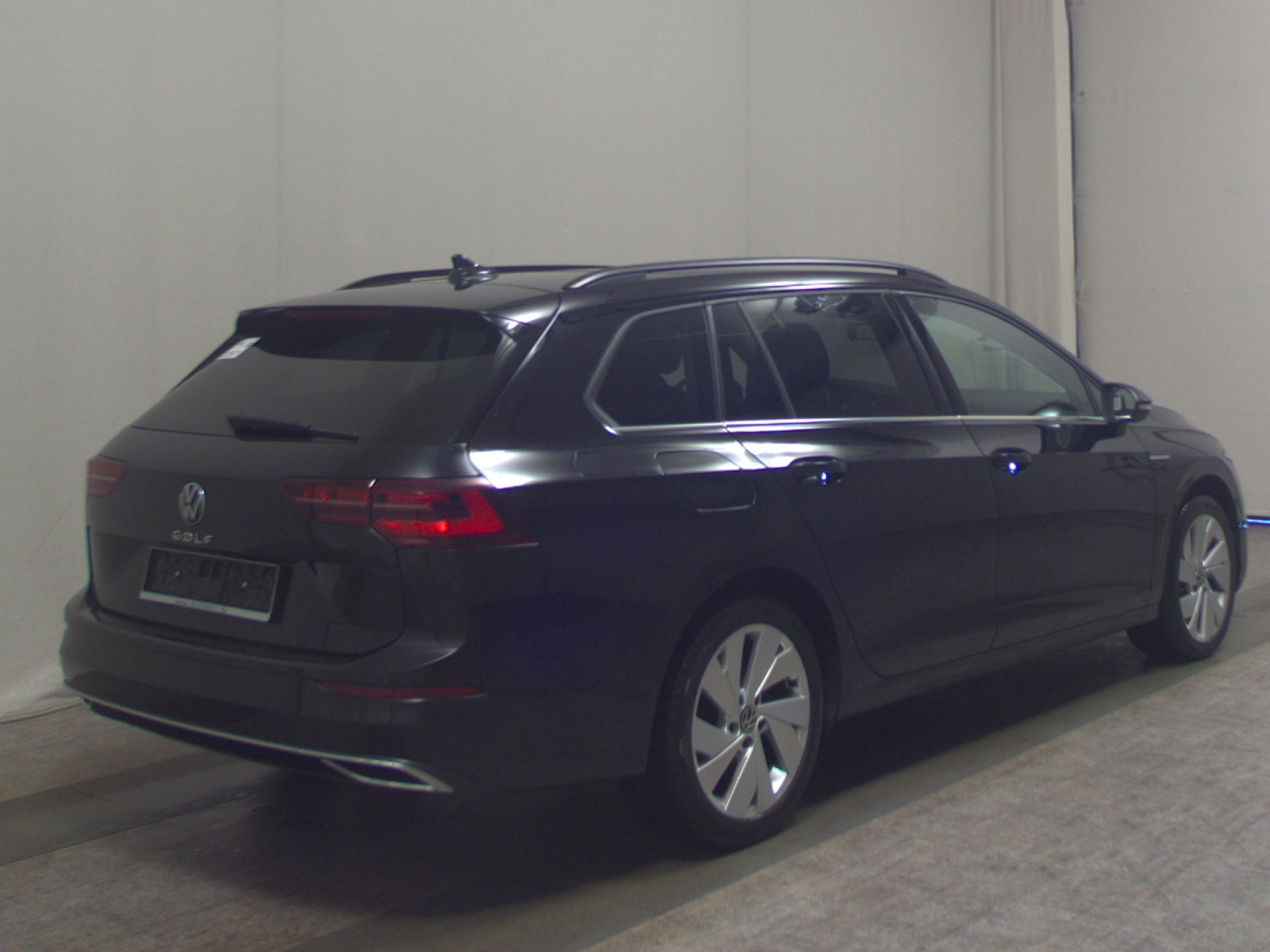 Volkswagen Golf-8 Var. 2.0 TDI Style Navi IQ.Light DC Pano 4