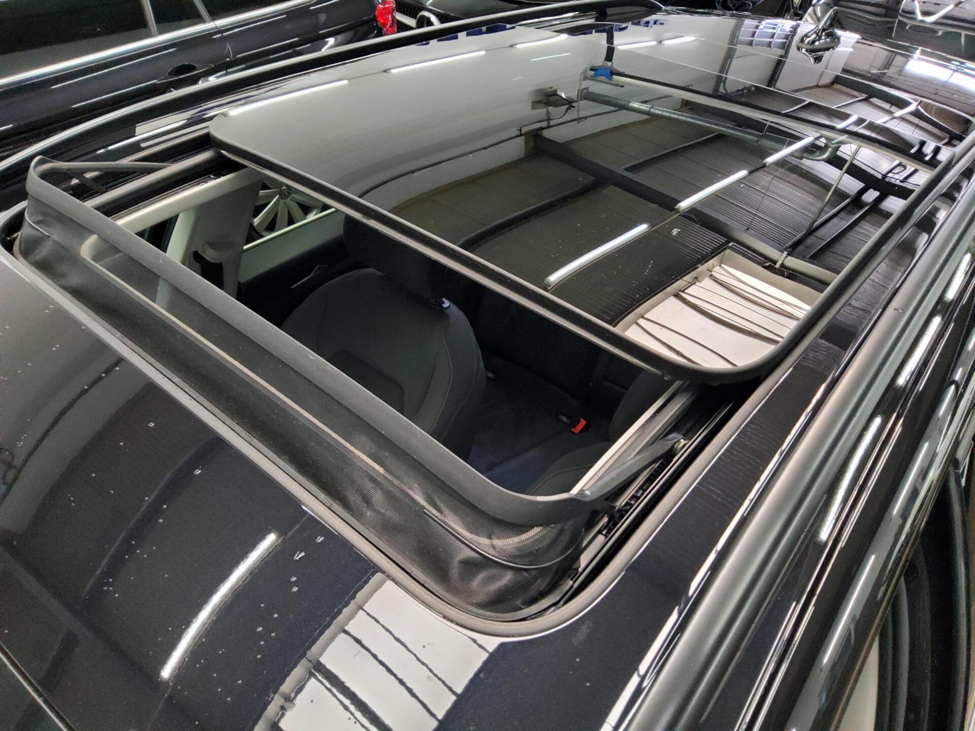 Volkswagen Golf-8 Var. 2.0 TDI Style Navi IQ.Light DC Pano 13