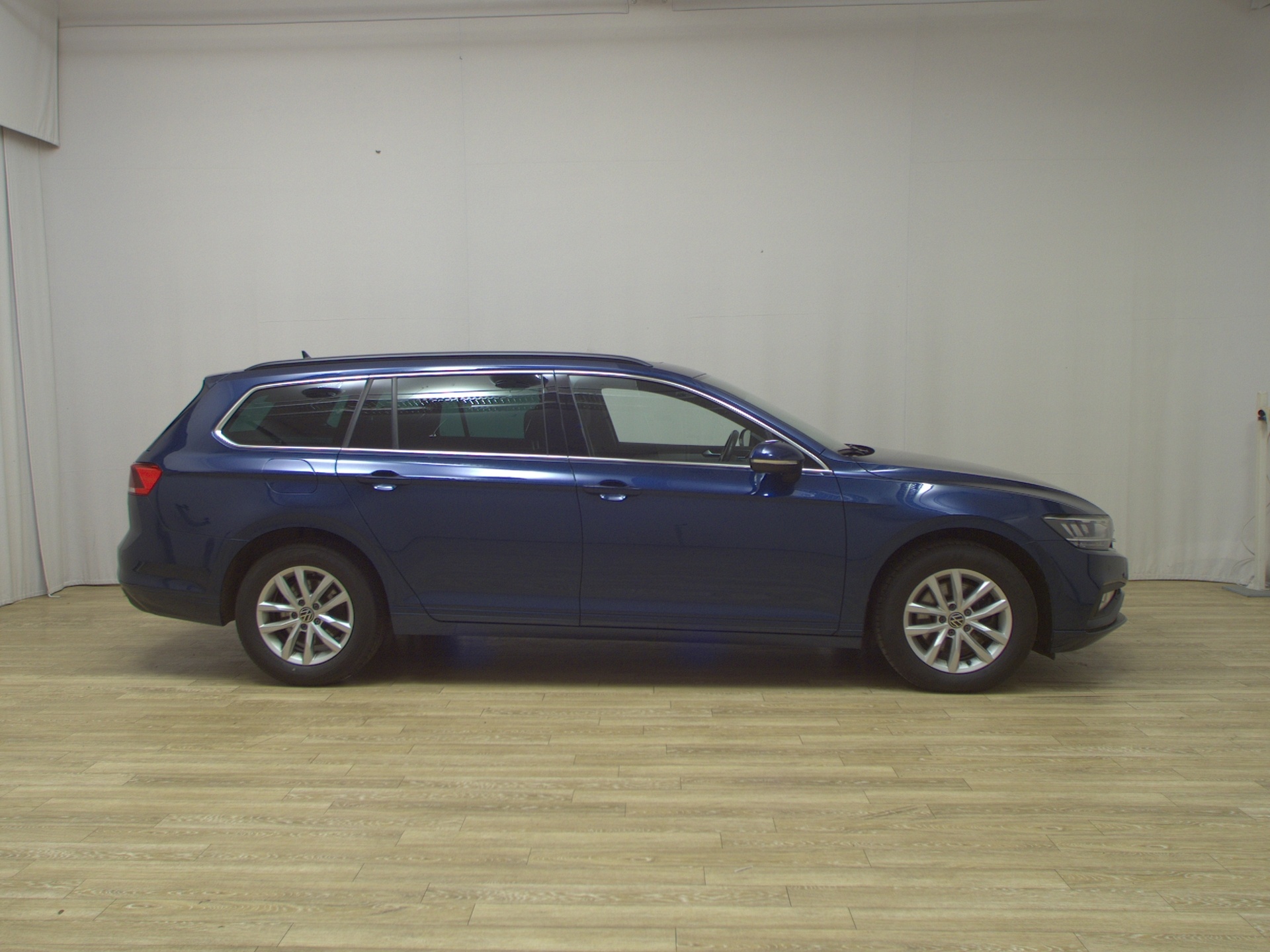 Volkswagen Passat Var. 2.0 TDI Business Navi LED Pano RFK