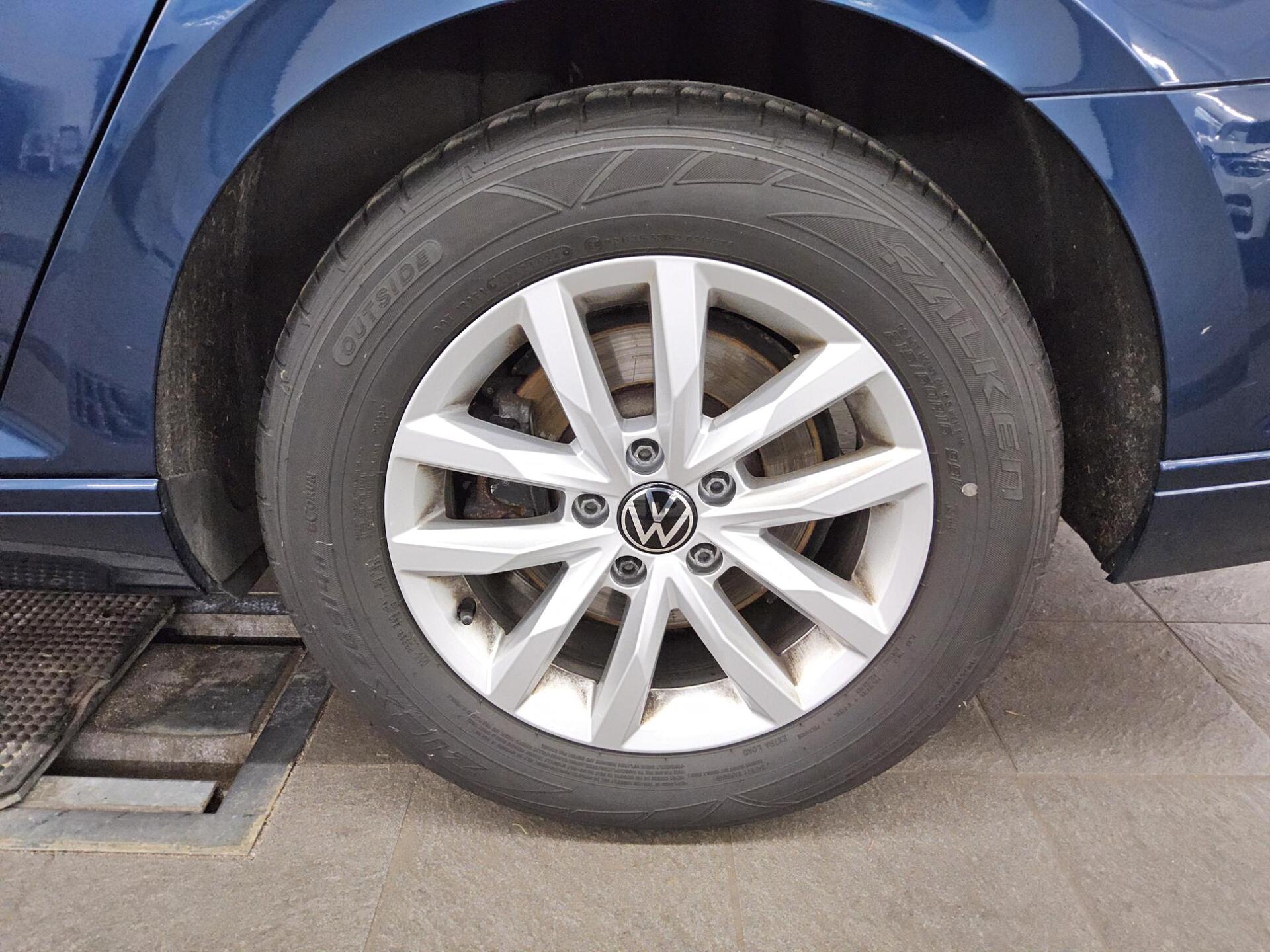 Volkswagen Passat Var. 2.0 TDI Business Navi LED Pano RFK 10