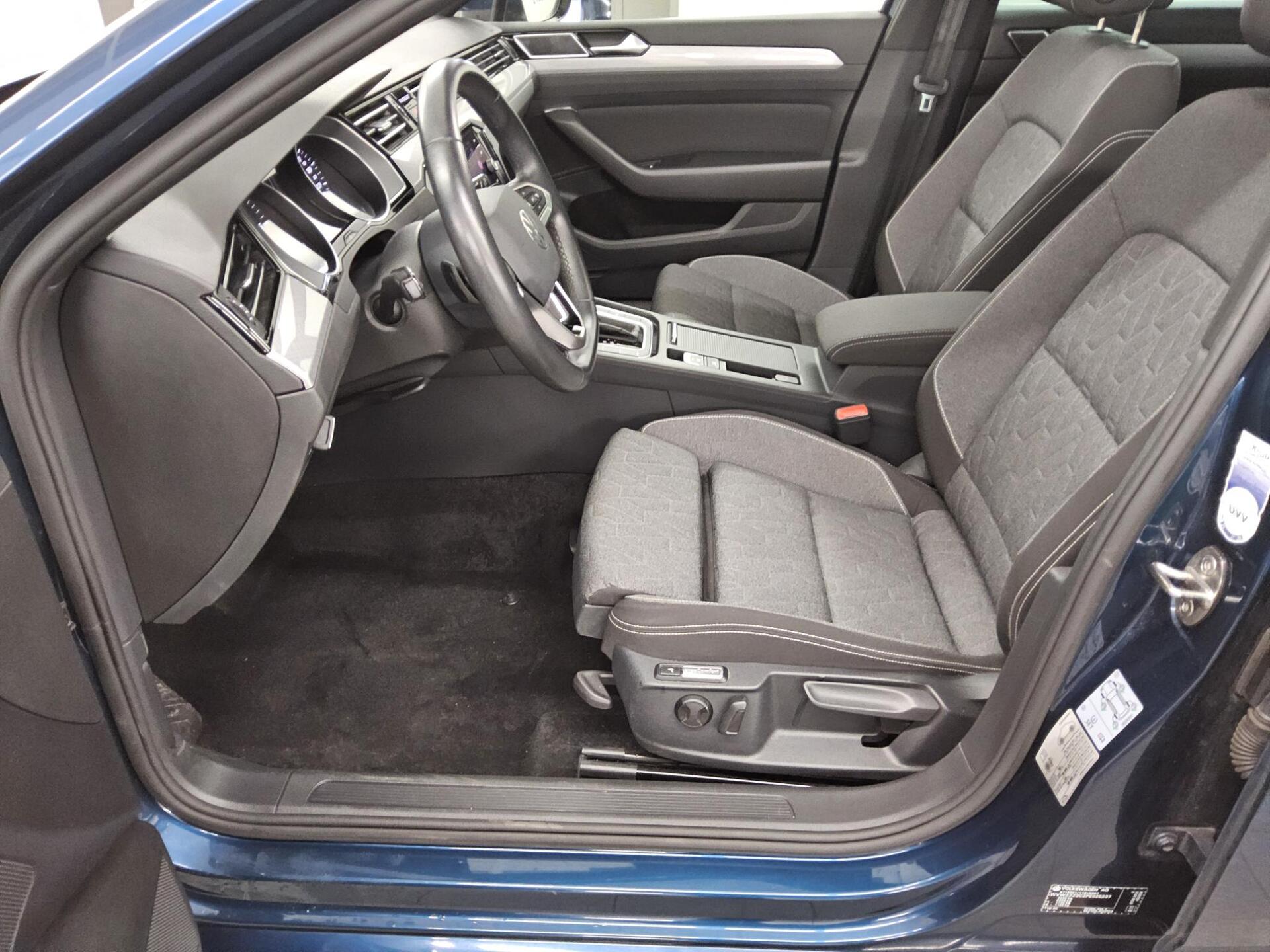 Volkswagen Passat Var. 2.0 TDI Business Navi LED Pano RFK 8